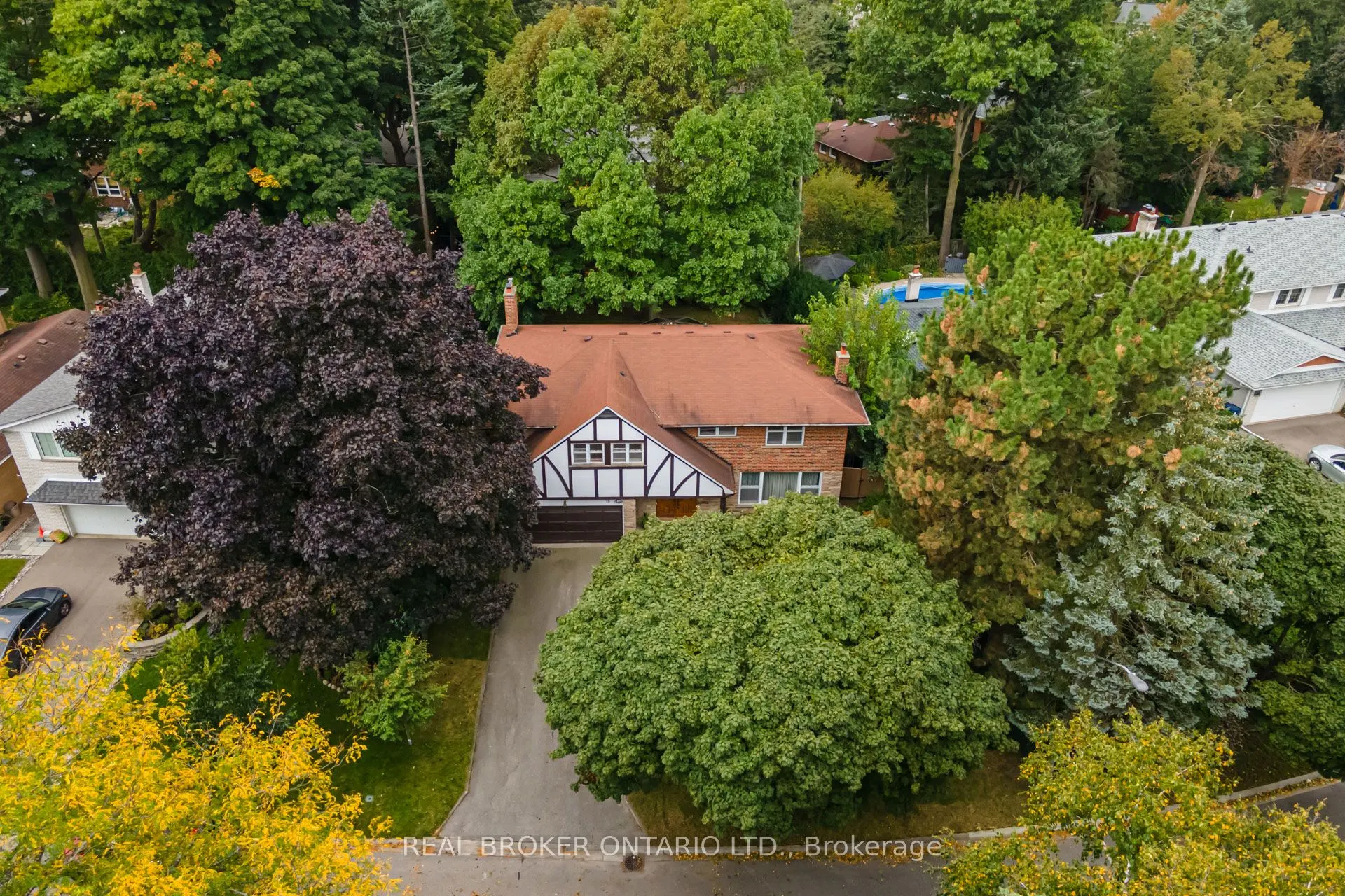18 Burnt Log Crescent