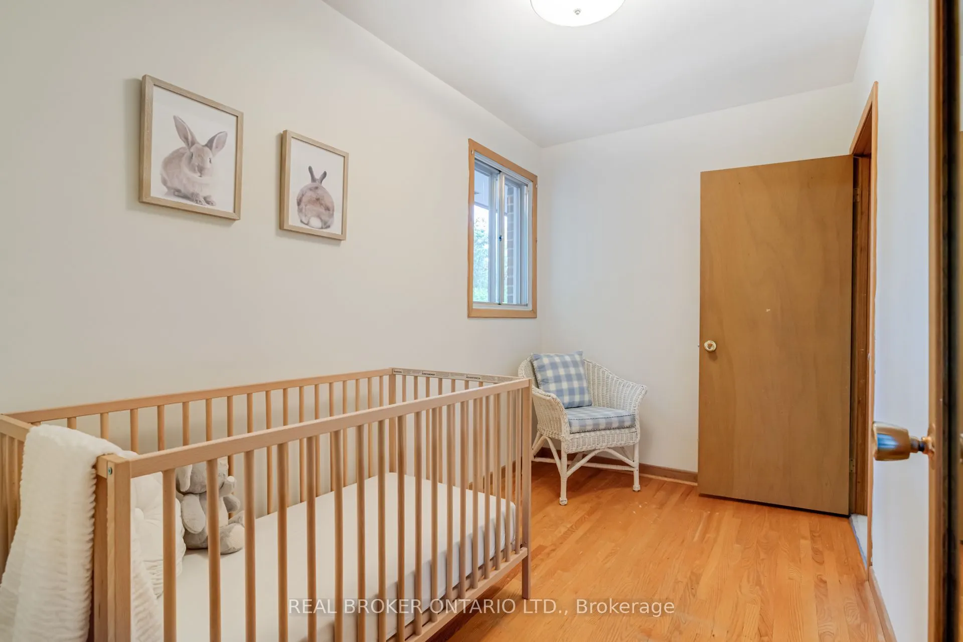 18 Burnt Log Crescent