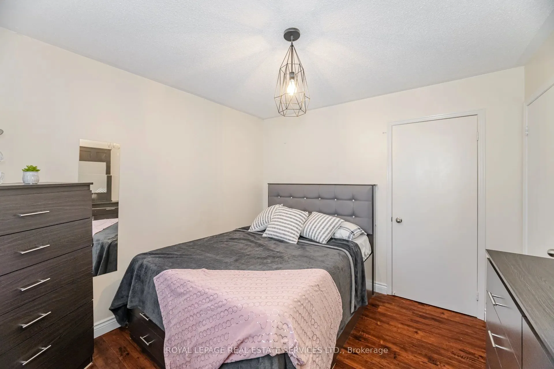 3245 Aubrey Road