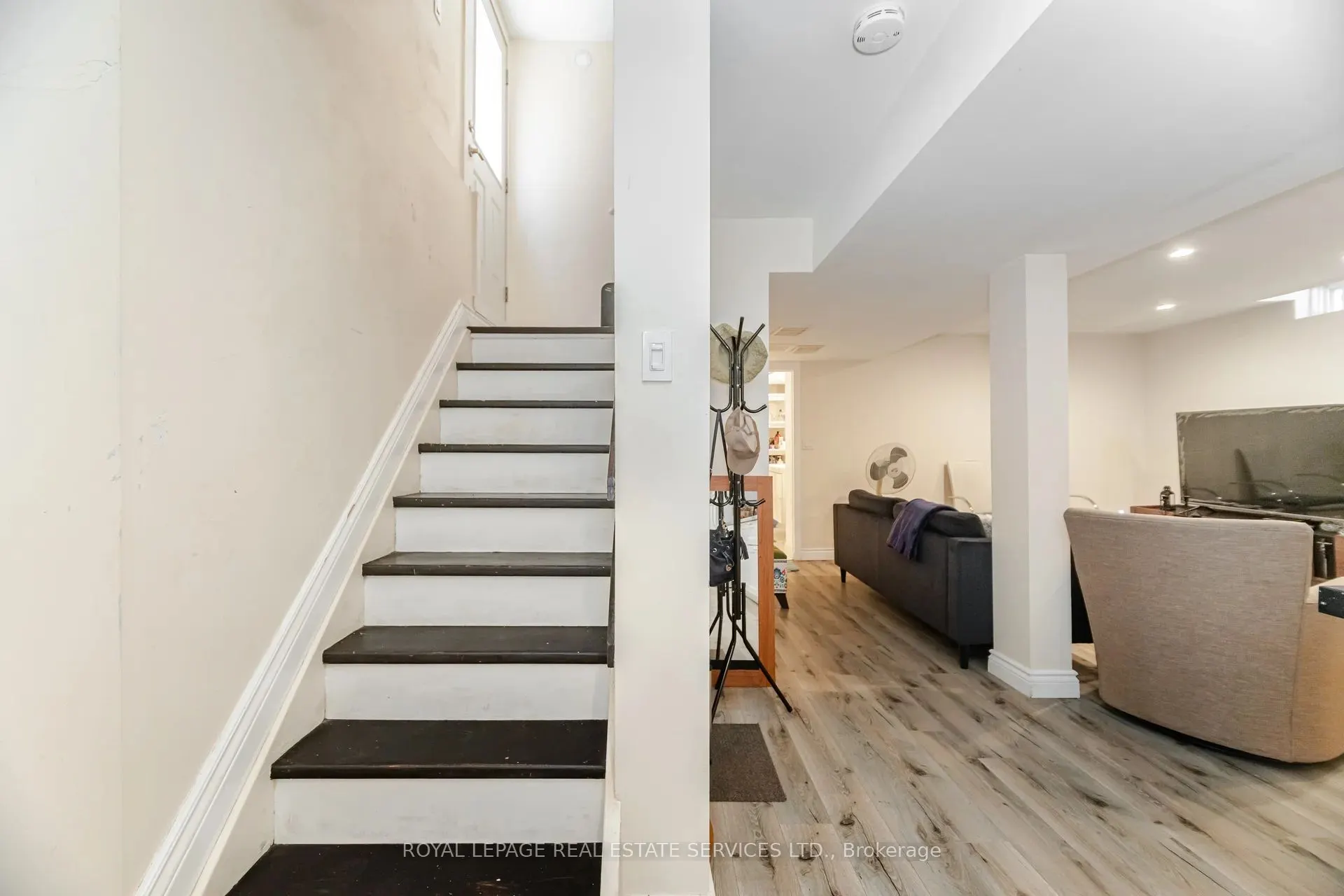 3245 Aubrey Road