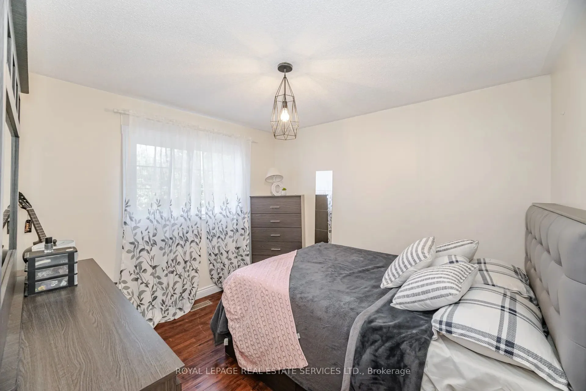3245 Aubrey Road