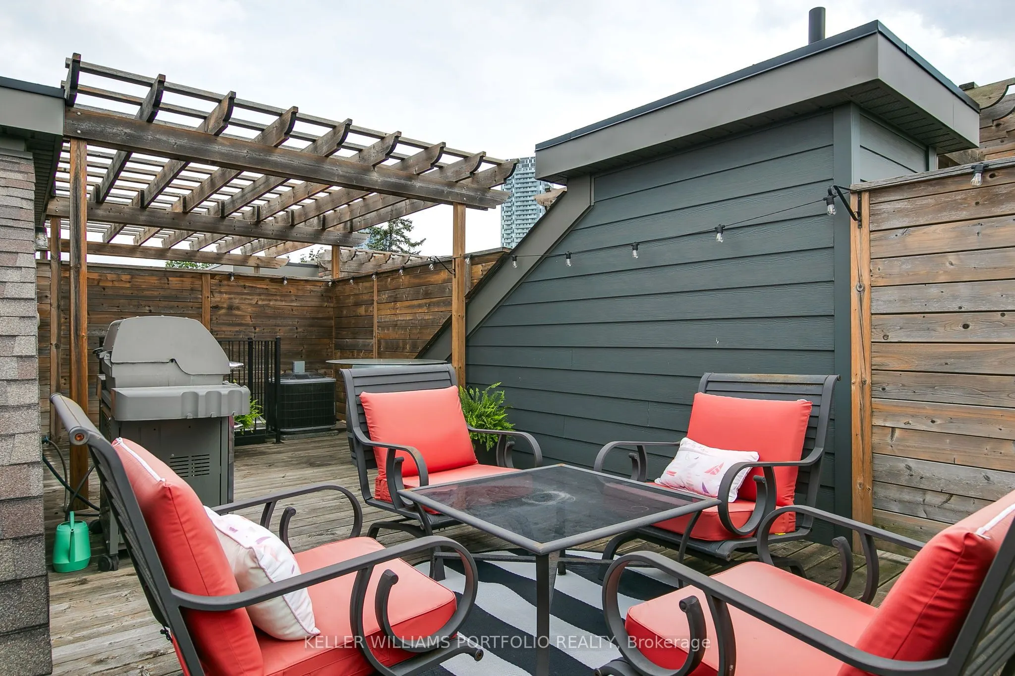 7 Poplar Avenue
