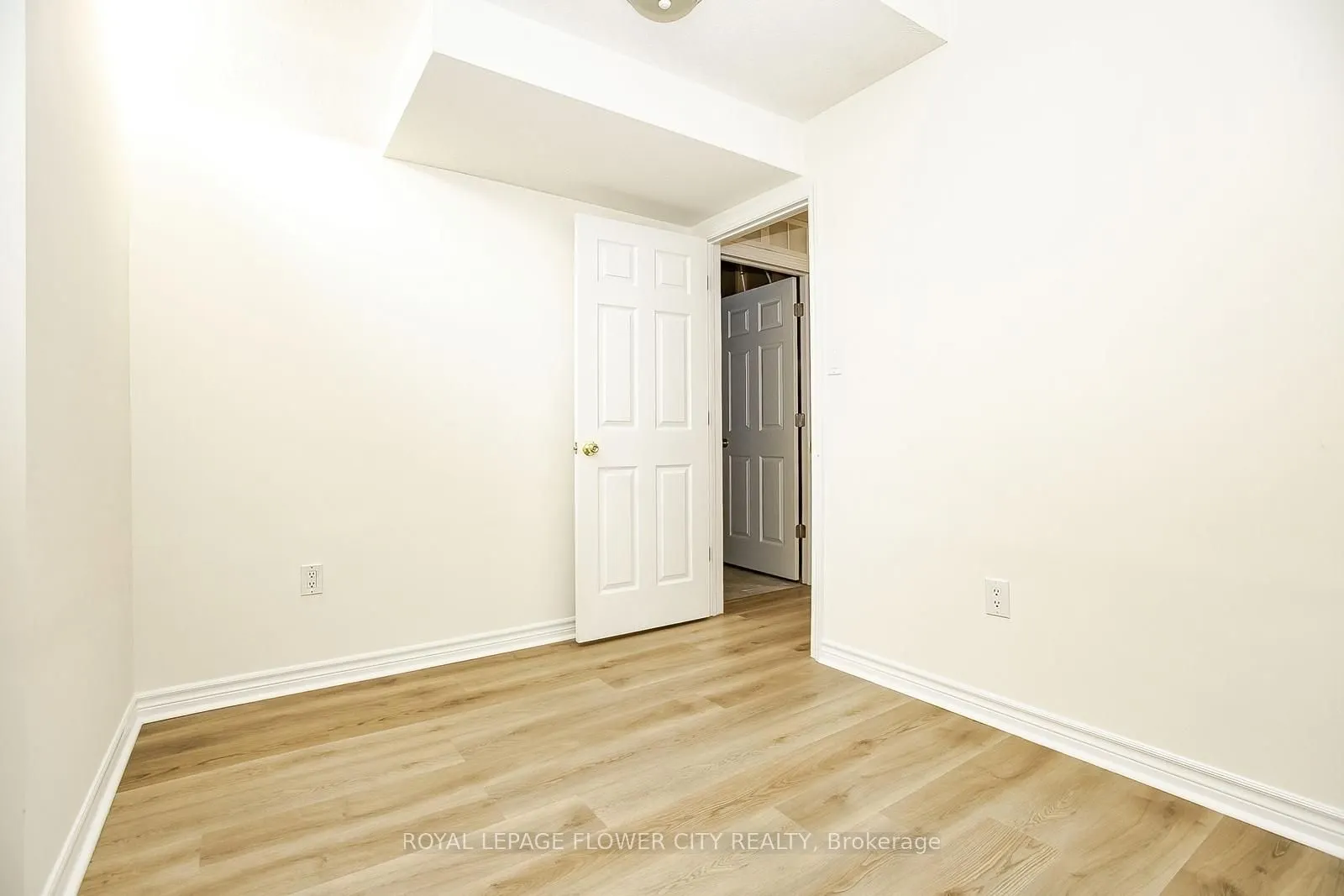 3698 Bloomington Crescent