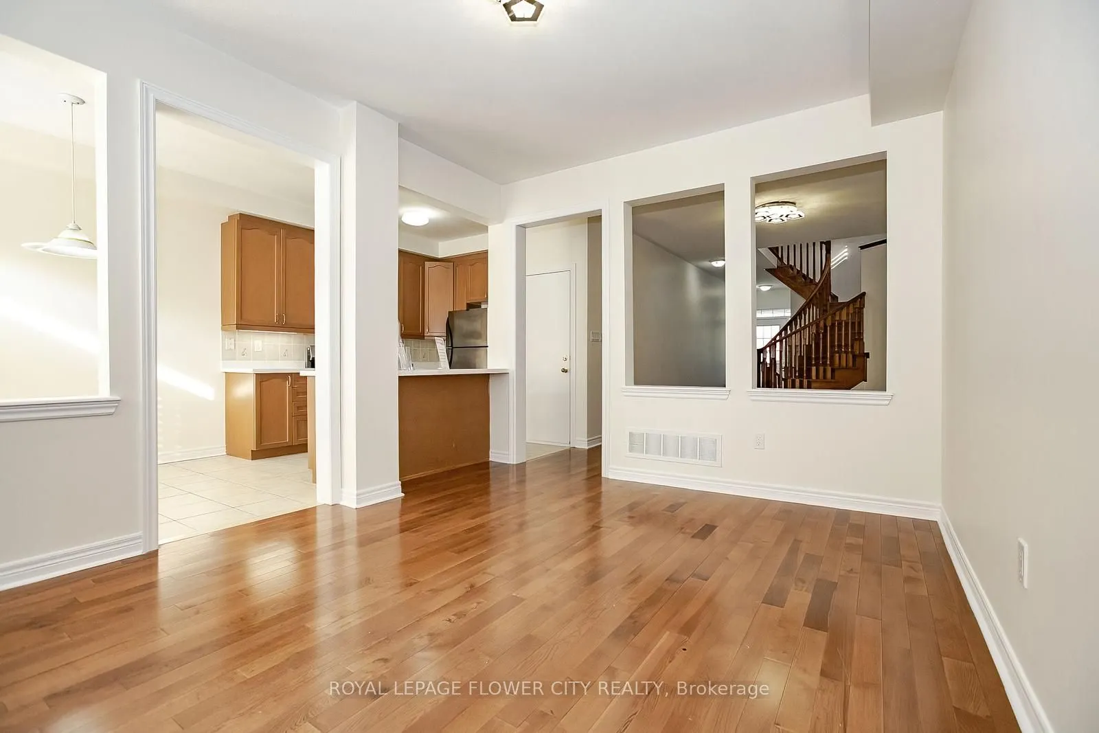 3698 Bloomington Crescent