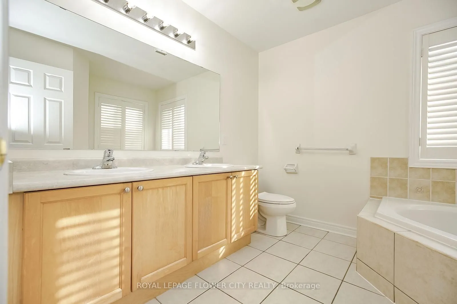 3698 Bloomington Crescent