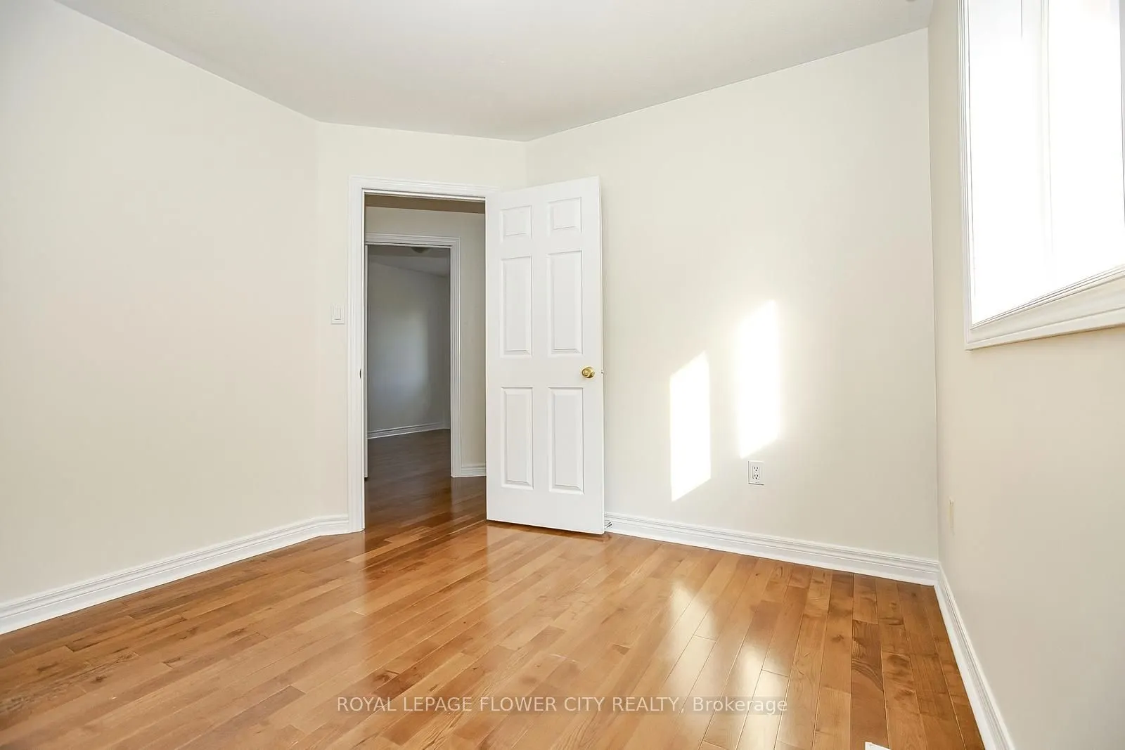 3698 Bloomington Crescent