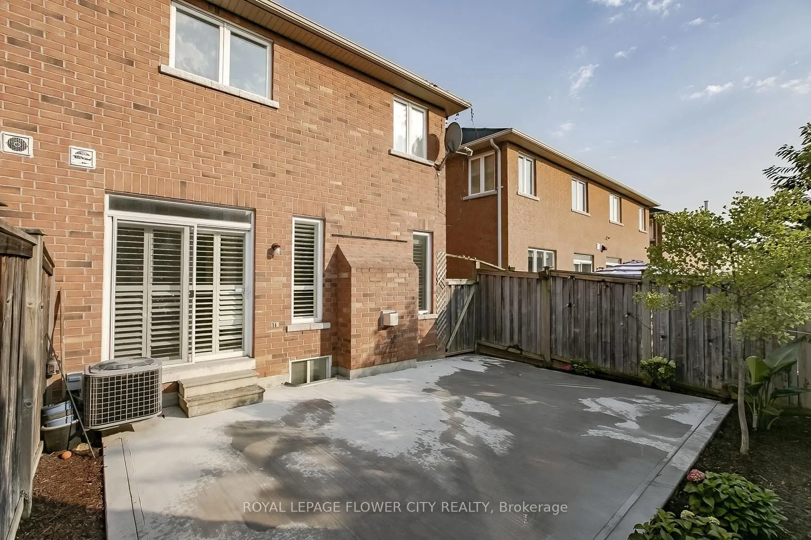 3698 Bloomington Crescent