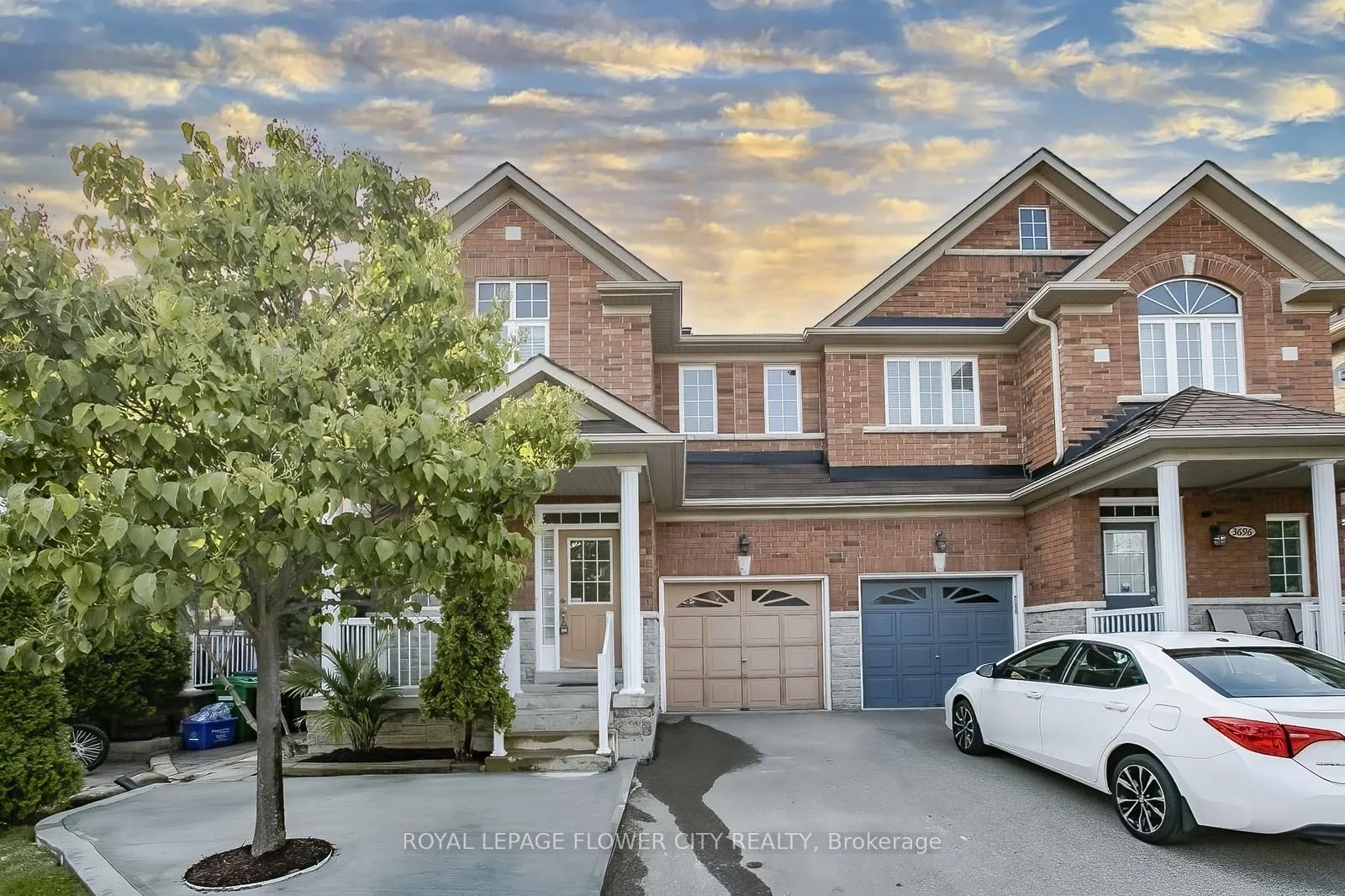 3698 Bloomington Crescent