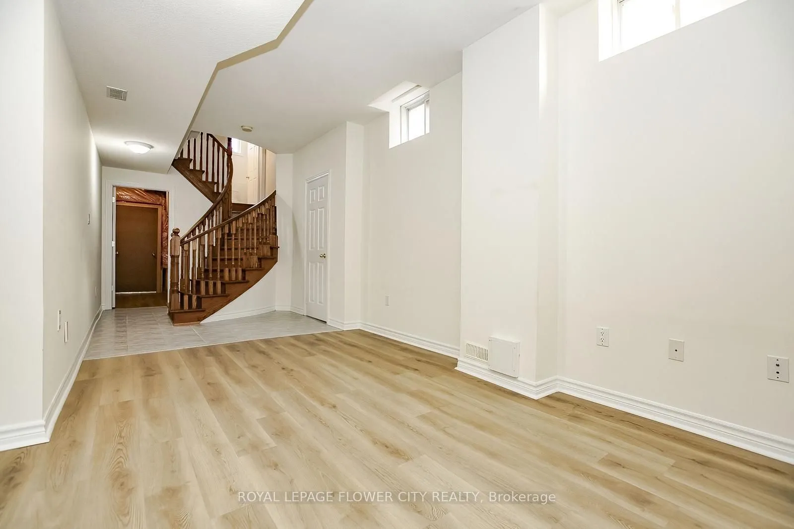 3698 Bloomington Crescent