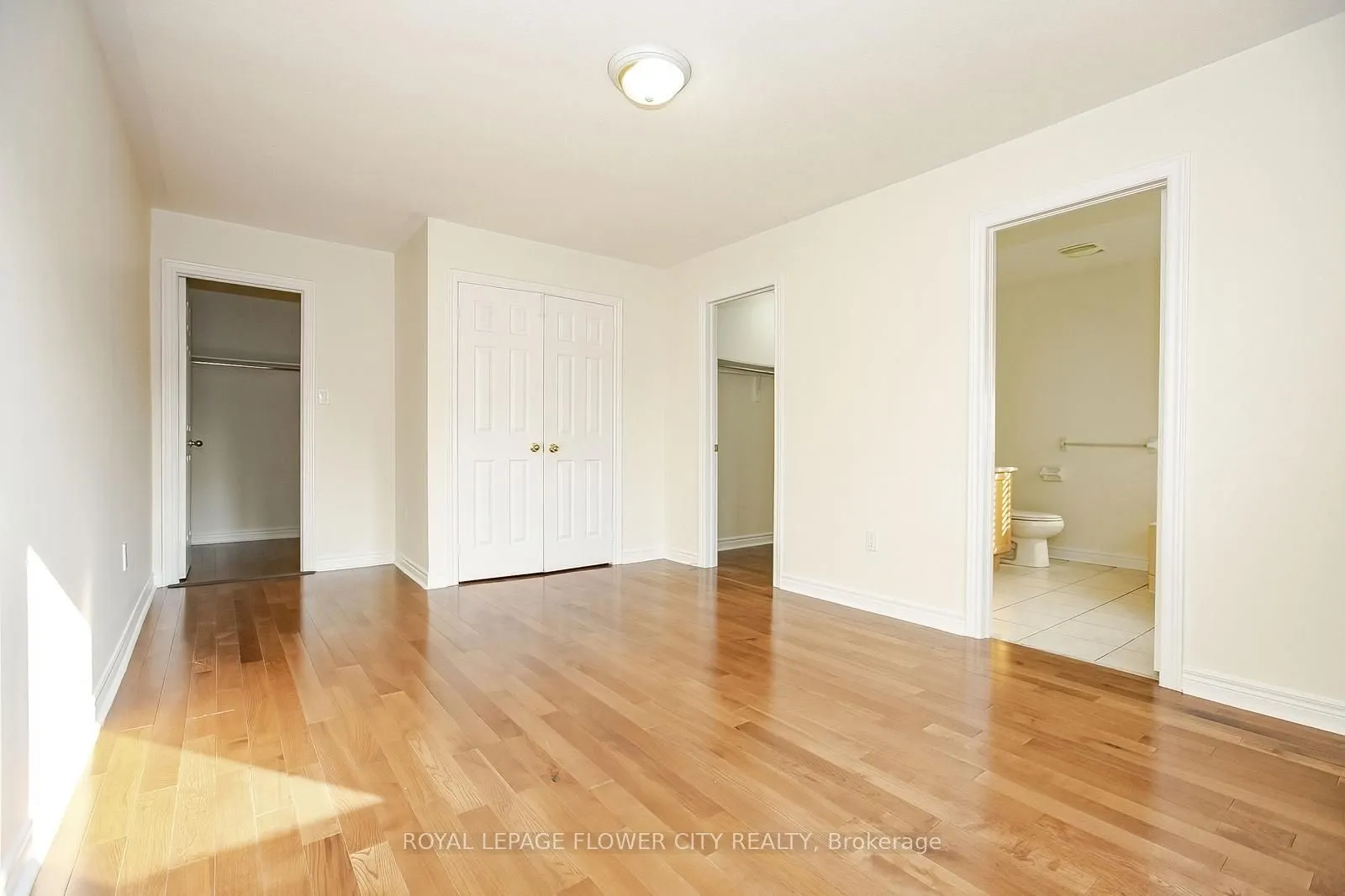3698 Bloomington Crescent