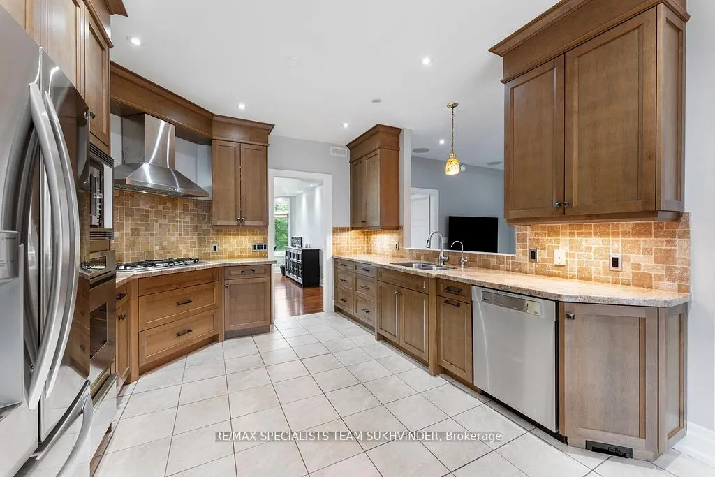 7 Golfdale Court