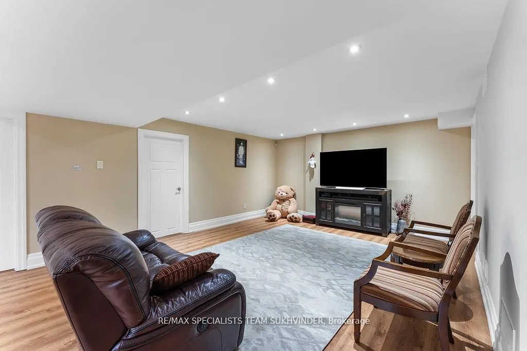 7 Golfdale Court