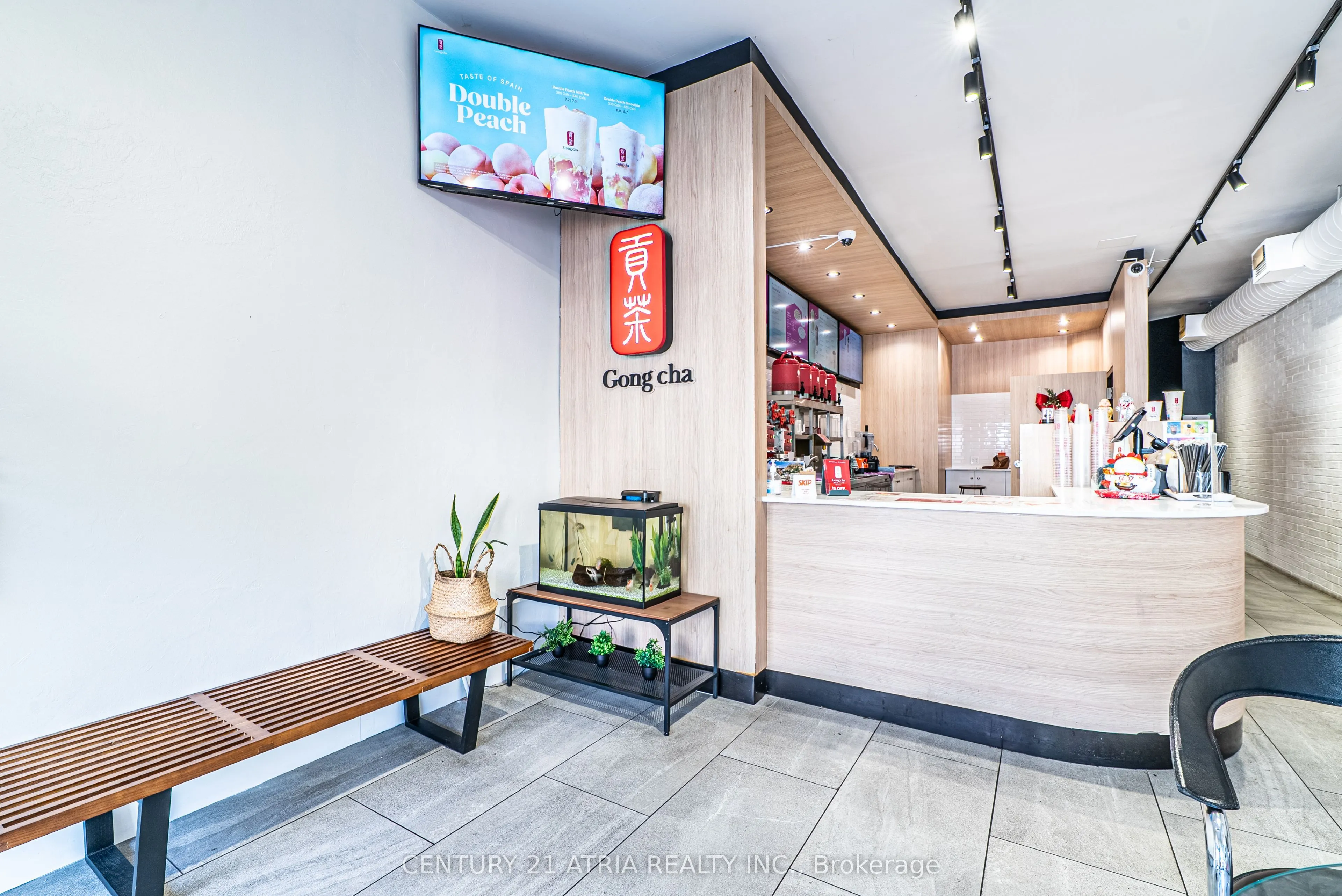83 Lakeshore Road