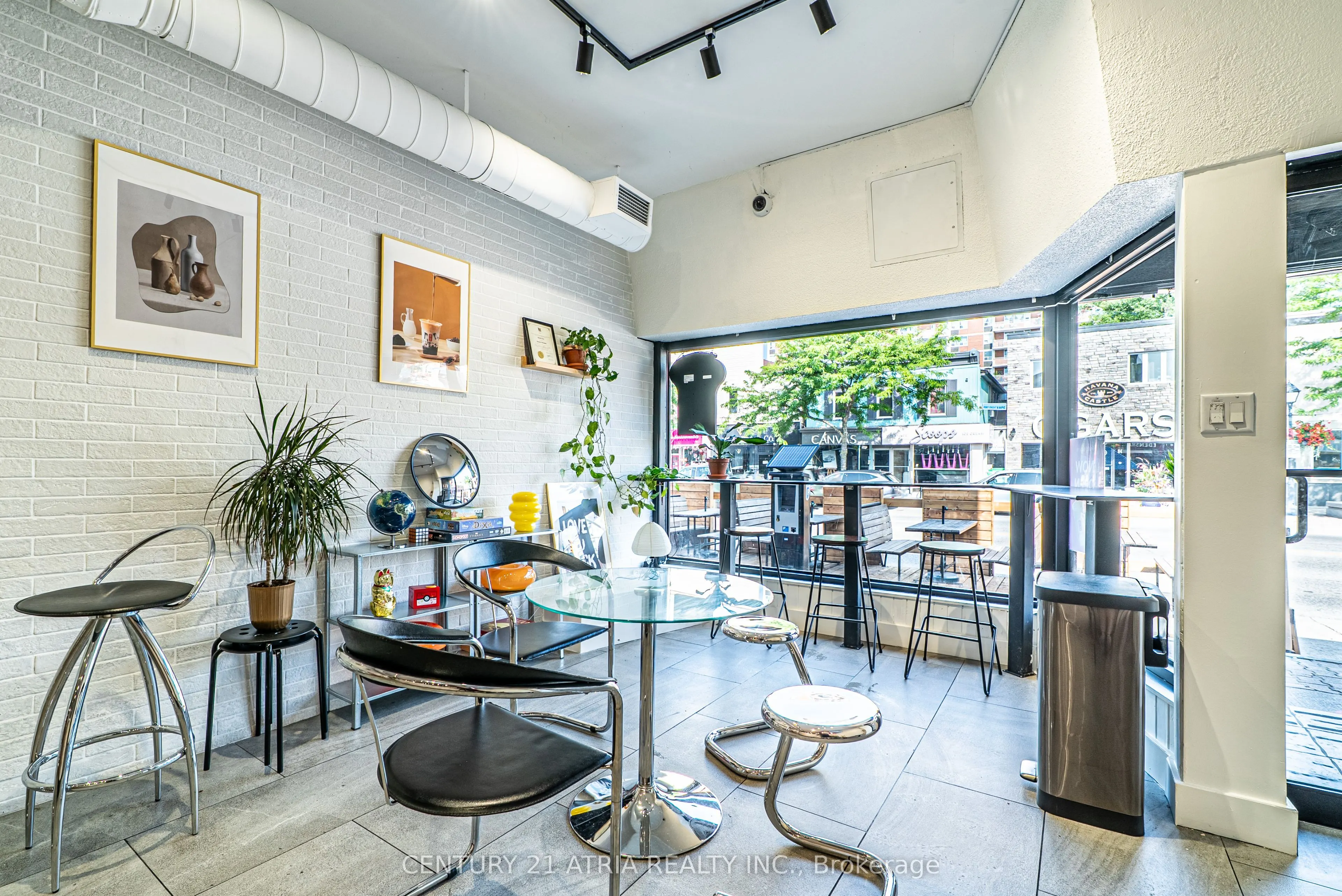 83 Lakeshore Road