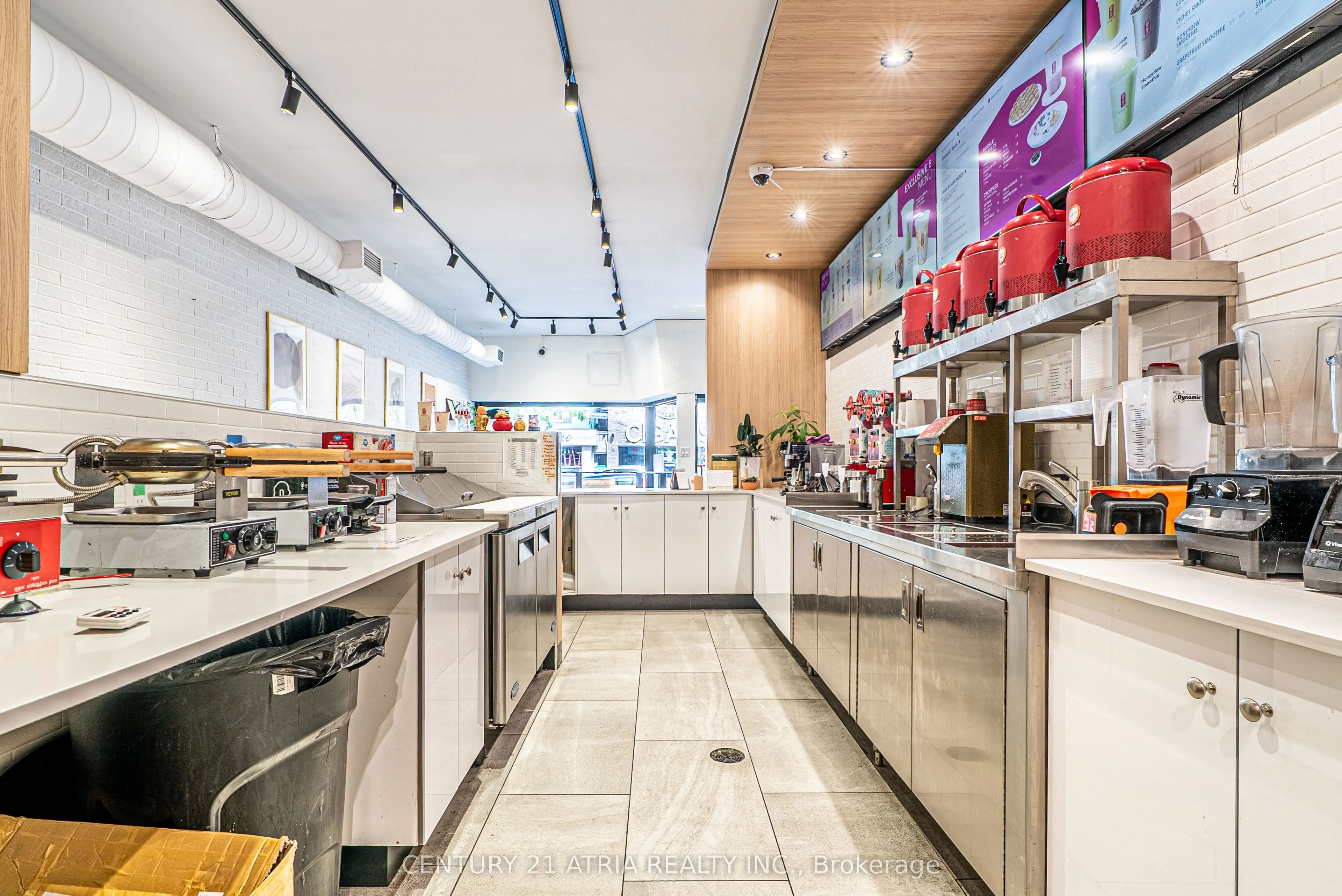 83 Lakeshore Road