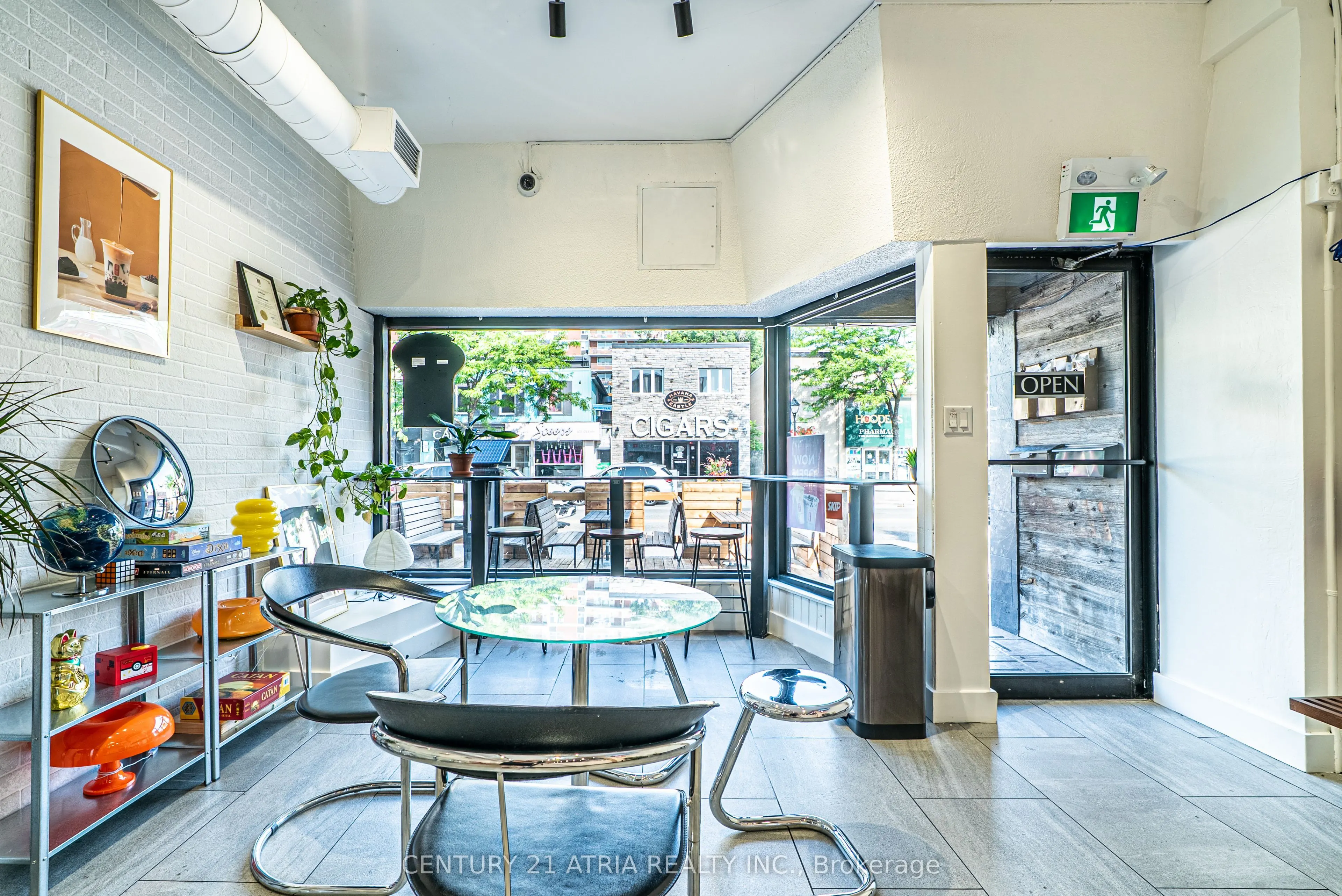 83 Lakeshore Road