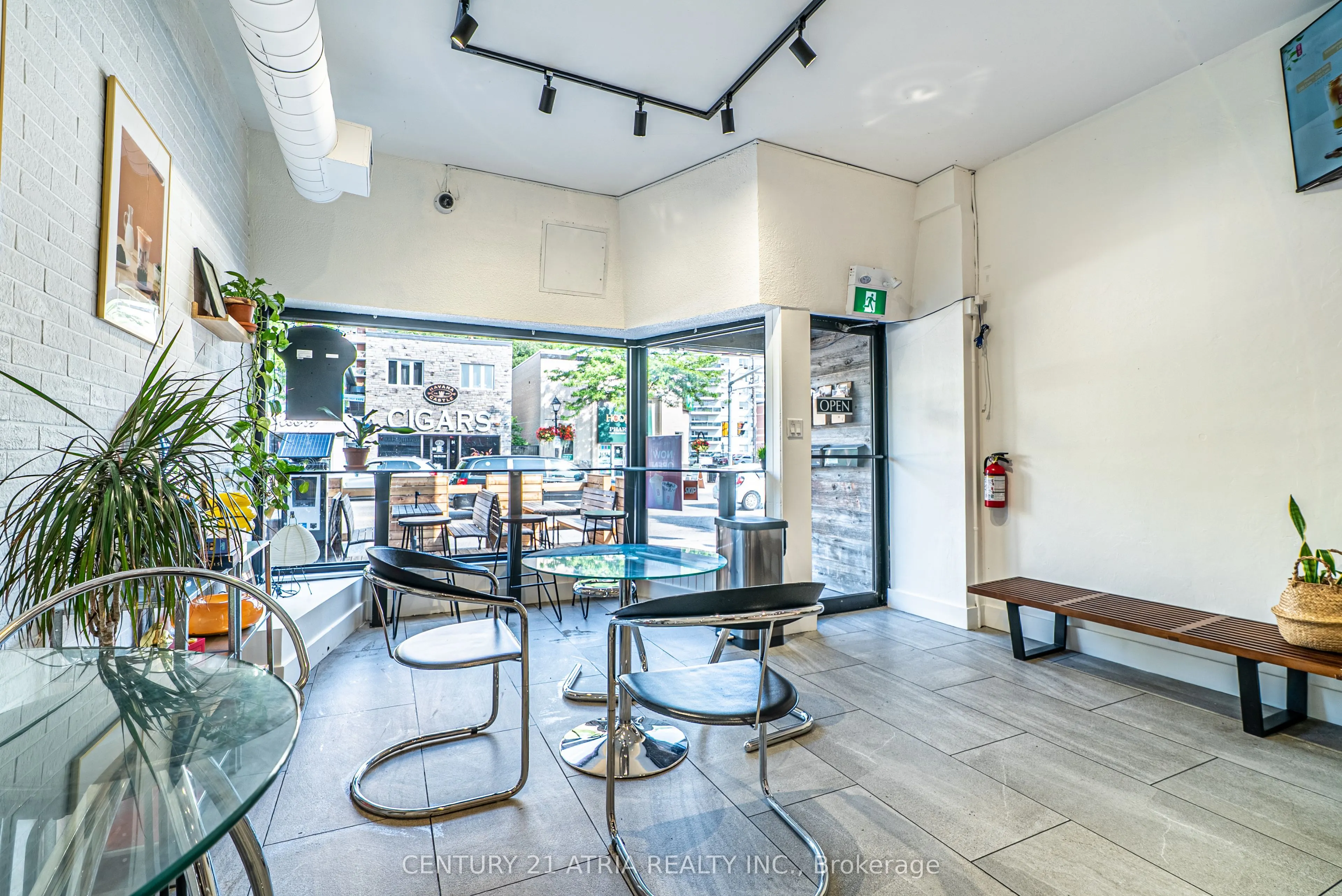 83 Lakeshore Road