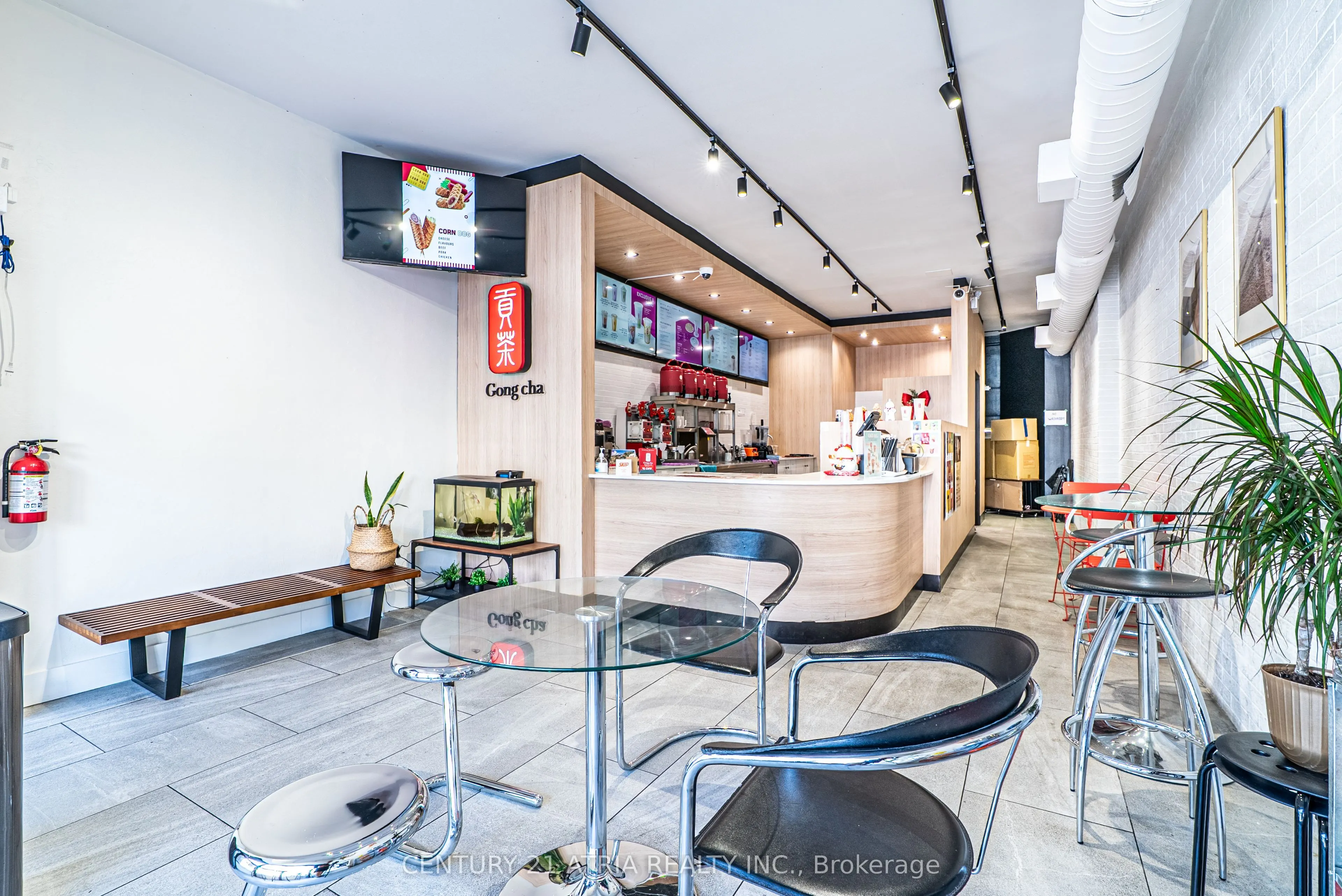 83 Lakeshore Road