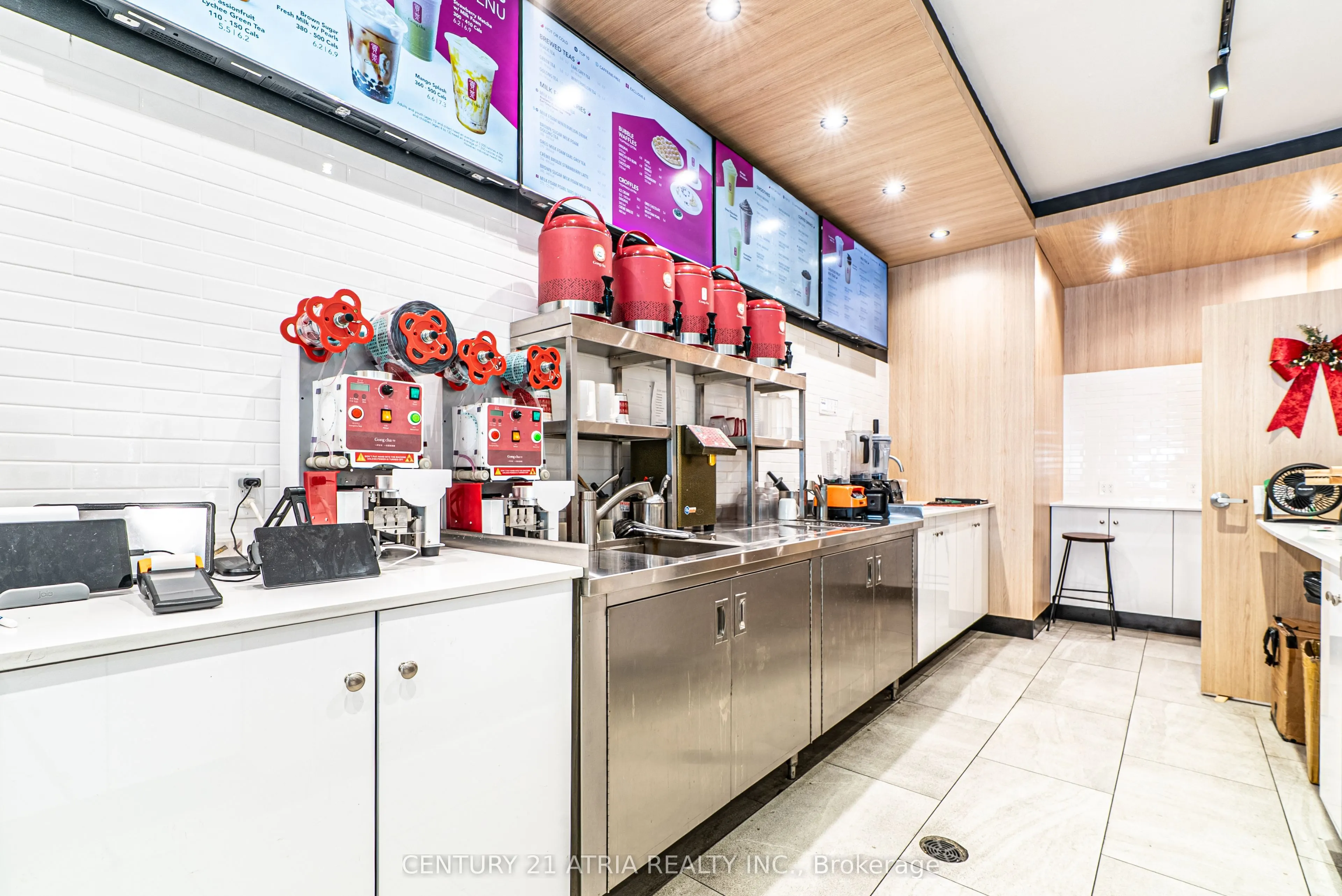 83 Lakeshore Road