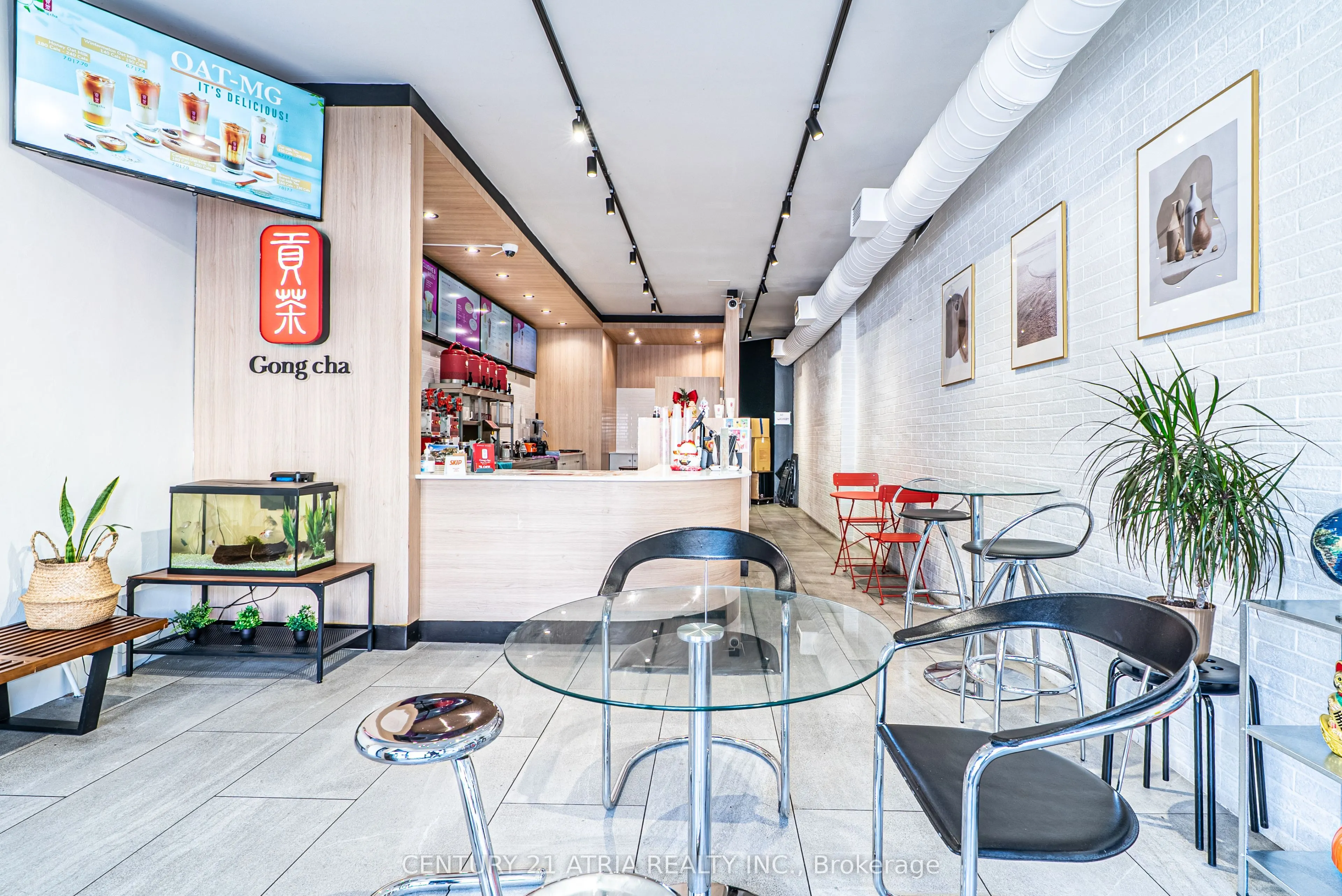 83 Lakeshore Road