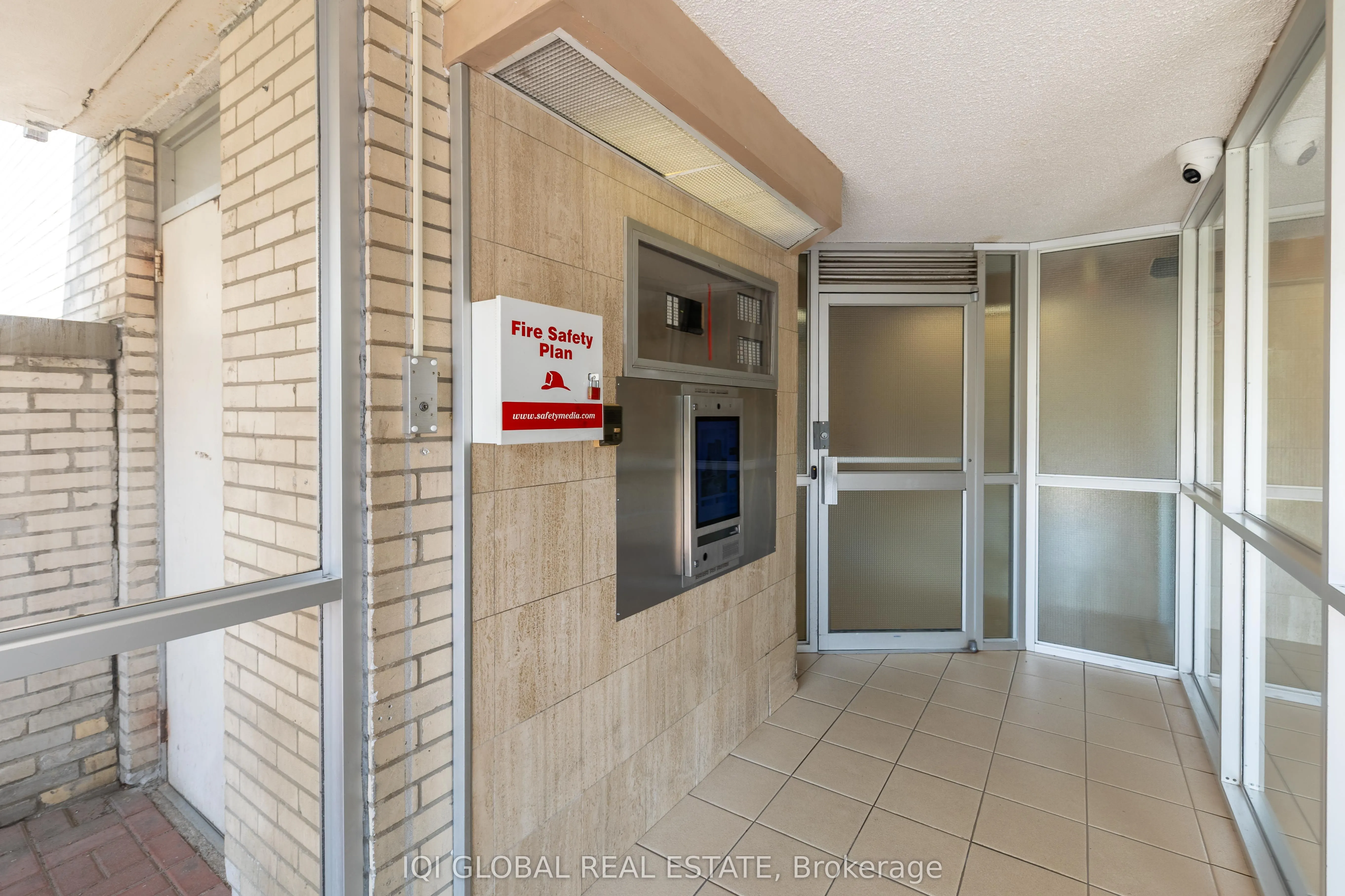 390 Dixon Road S, #1516
