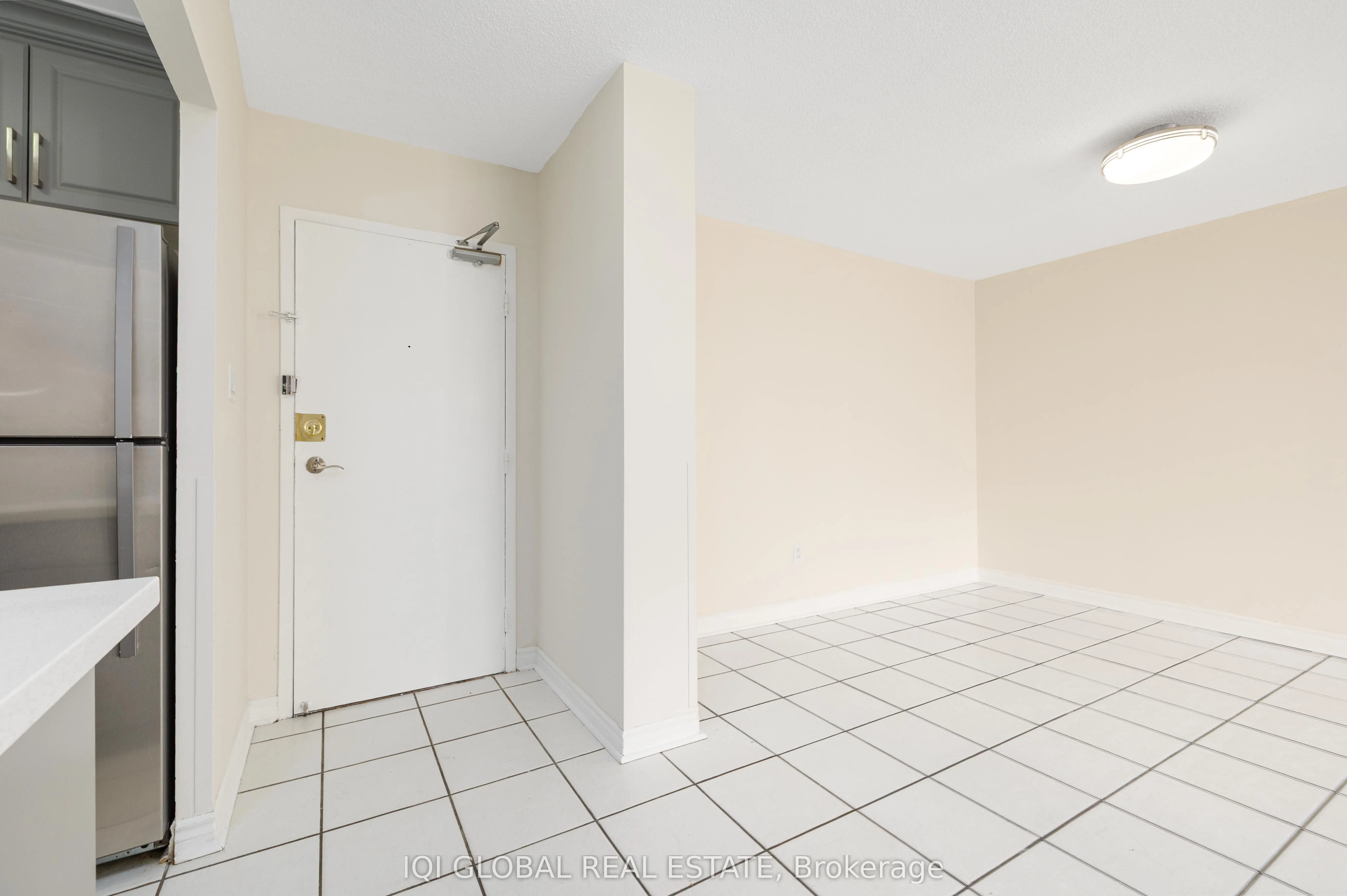 390 Dixon Road S, #1516