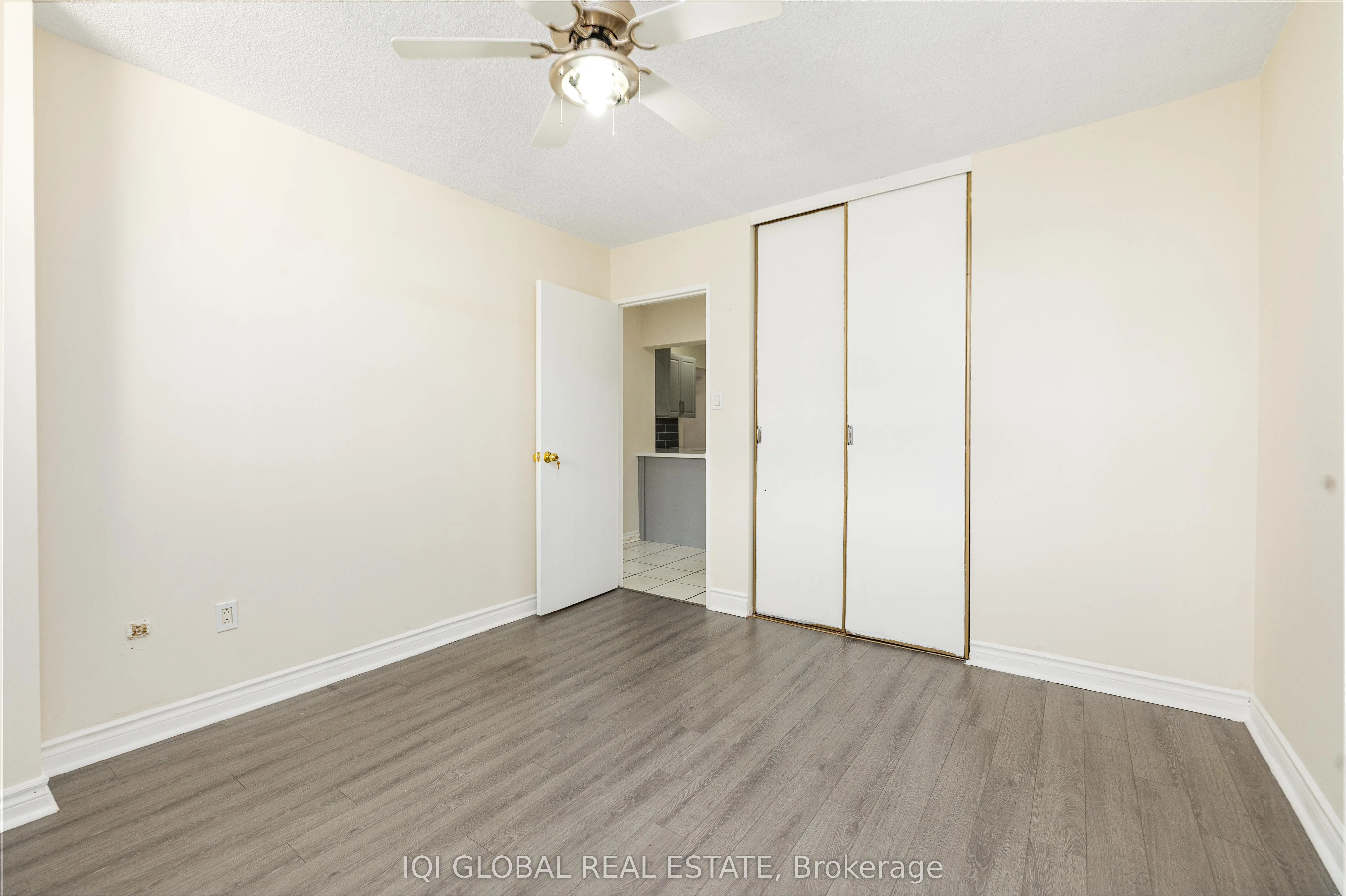 390 Dixon Road S, #1516