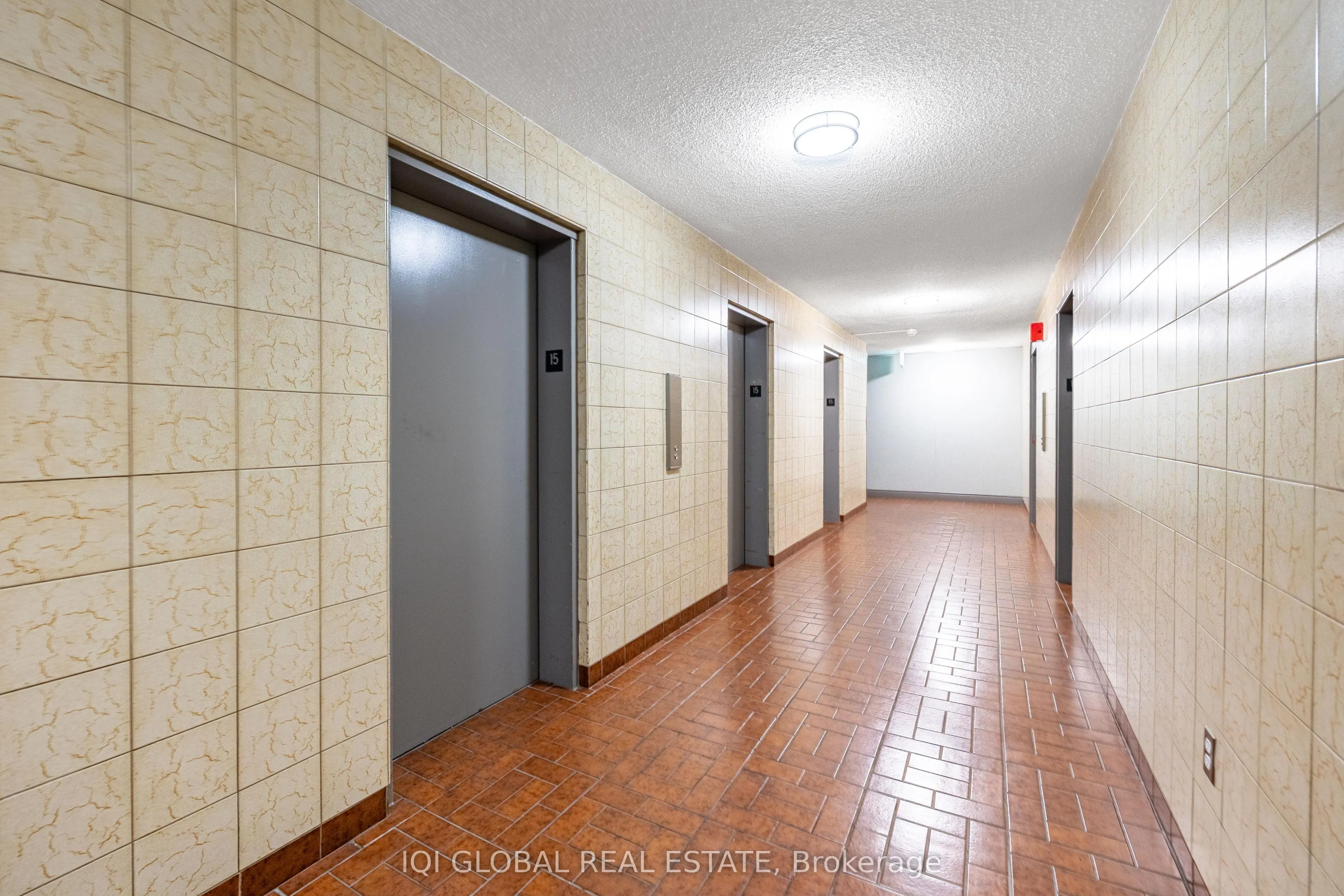 390 Dixon Road S, #1516