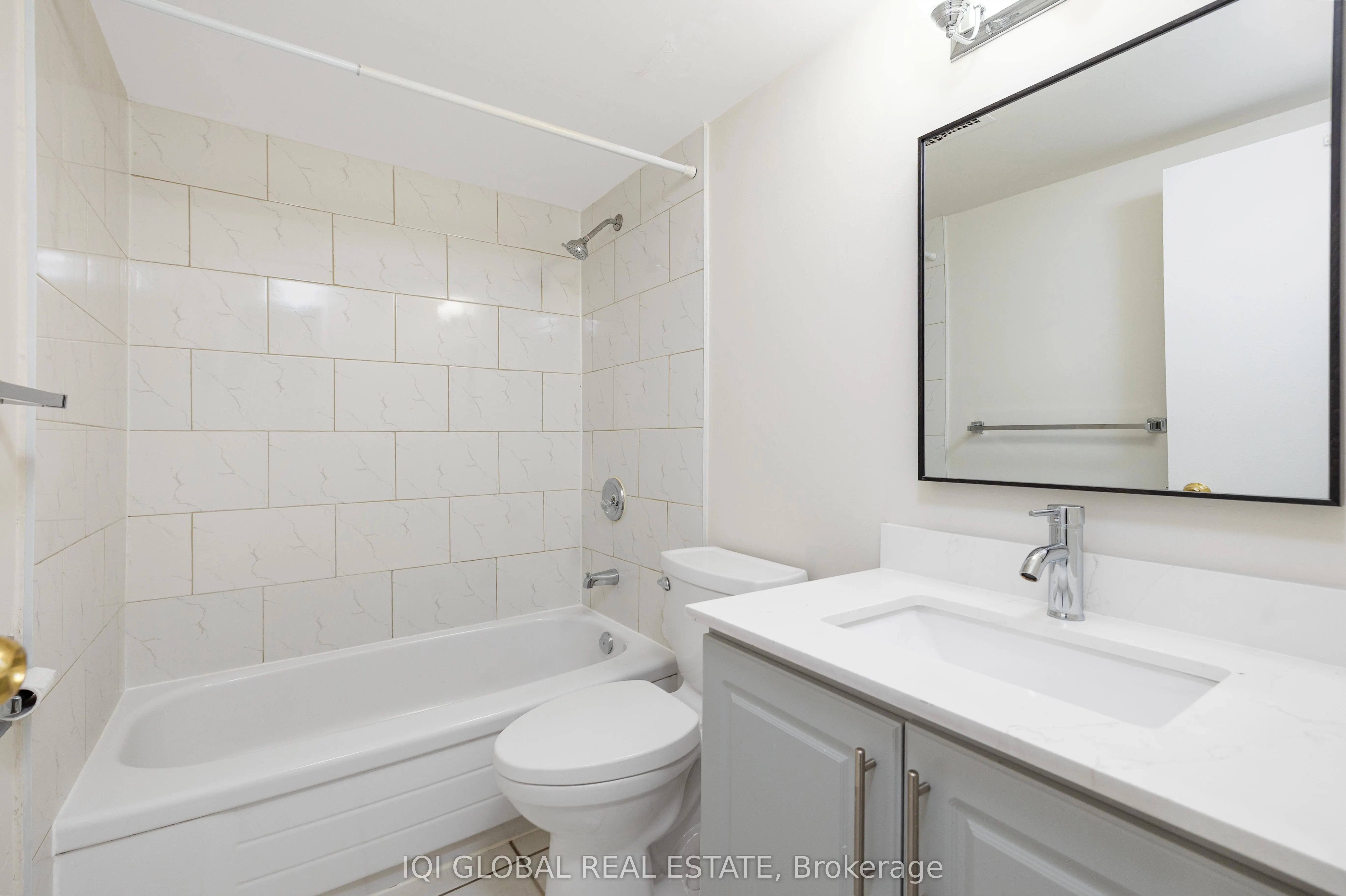 390 Dixon Road S, #1516