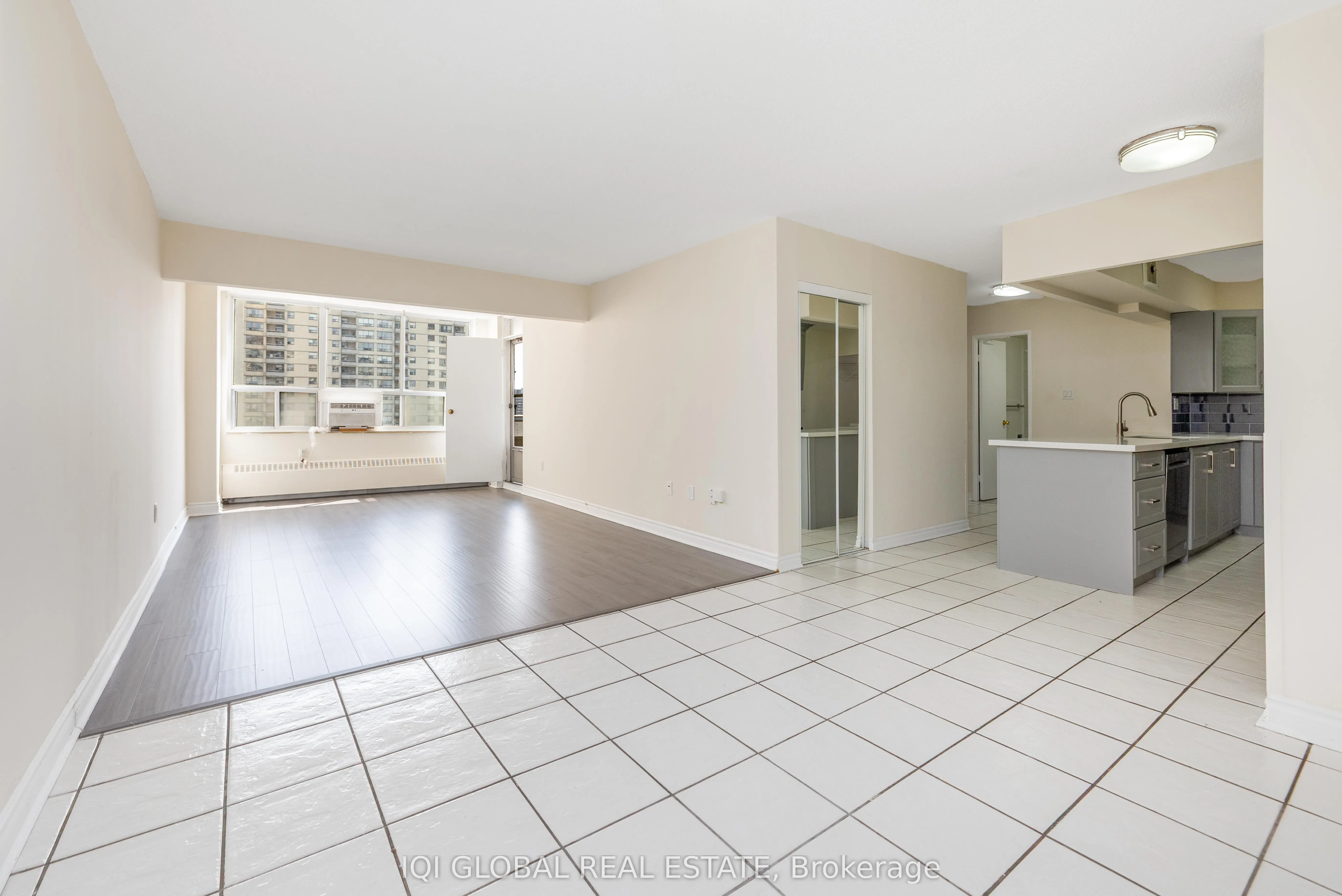 390 Dixon Road S, #1516