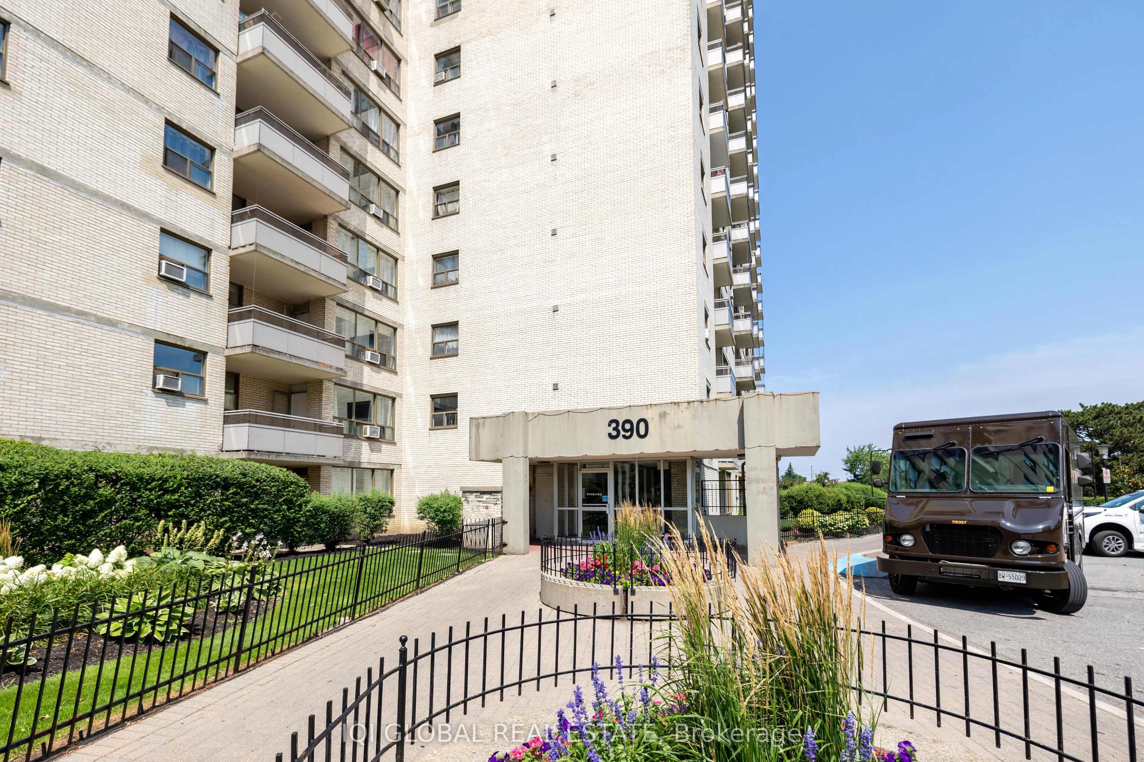 390 Dixon Road S, #1516