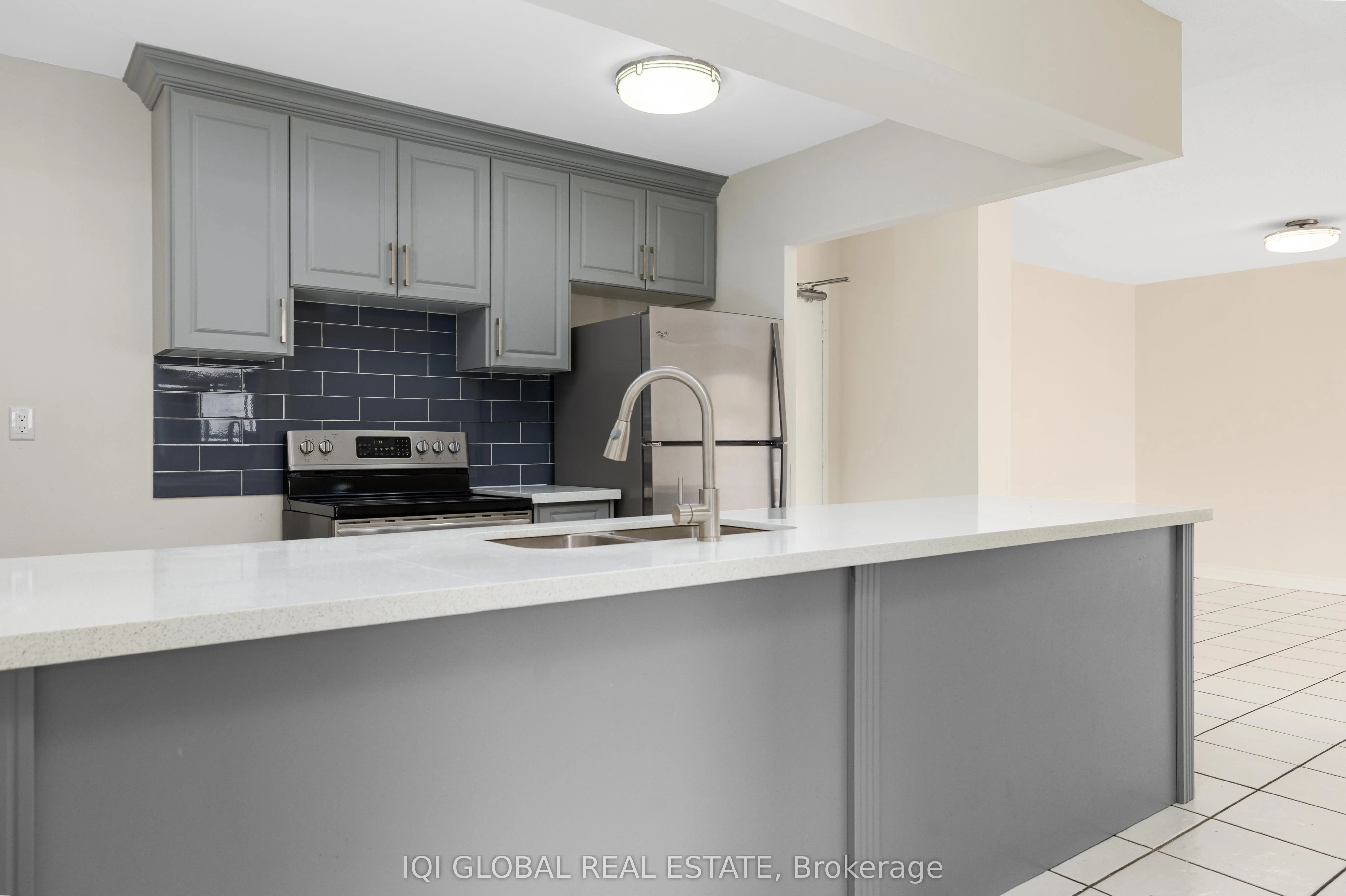 390 Dixon Road S, #1516