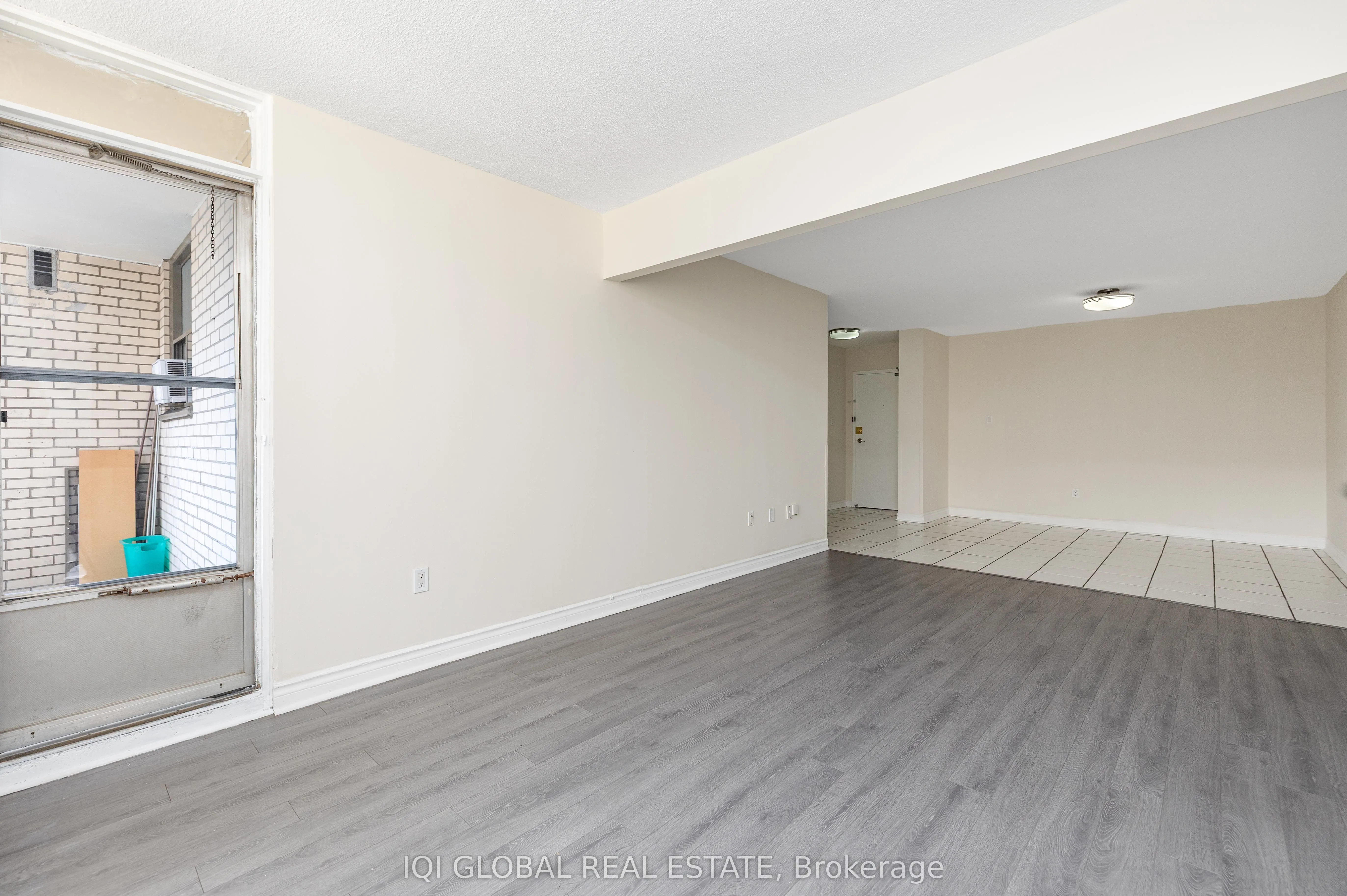 390 Dixon Road S, #1516