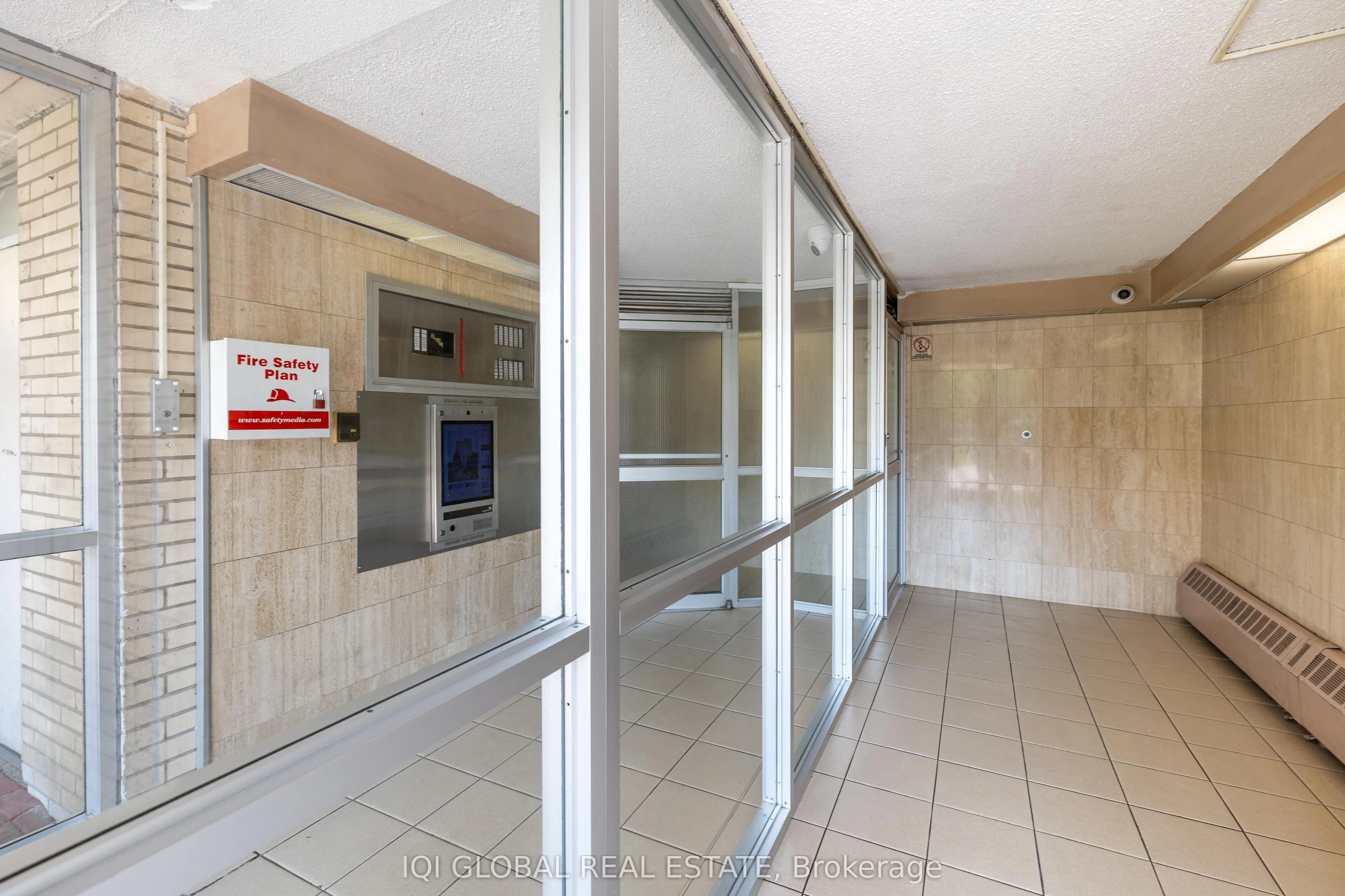 390 Dixon Road S, #1516
