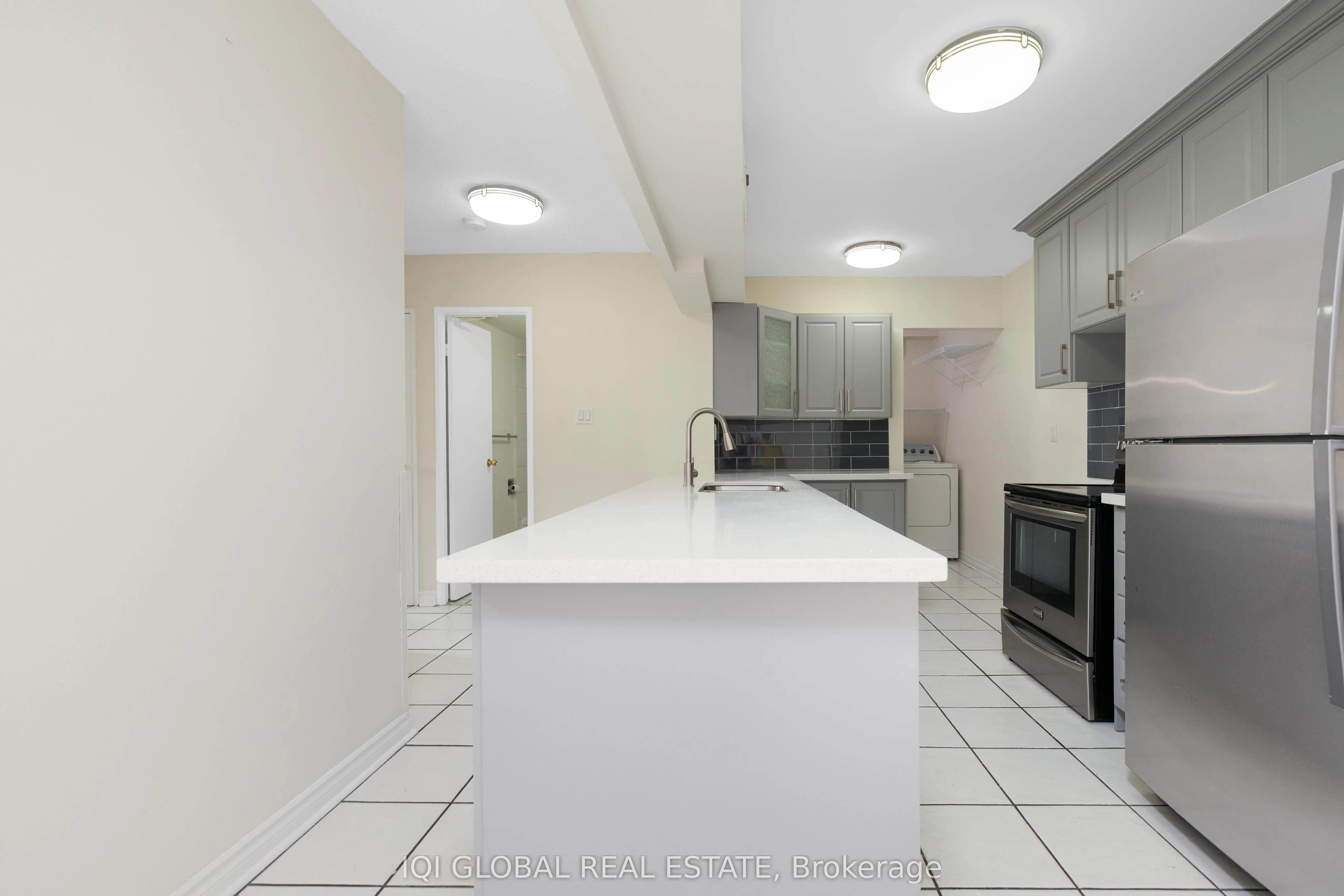390 Dixon Road S, #1516