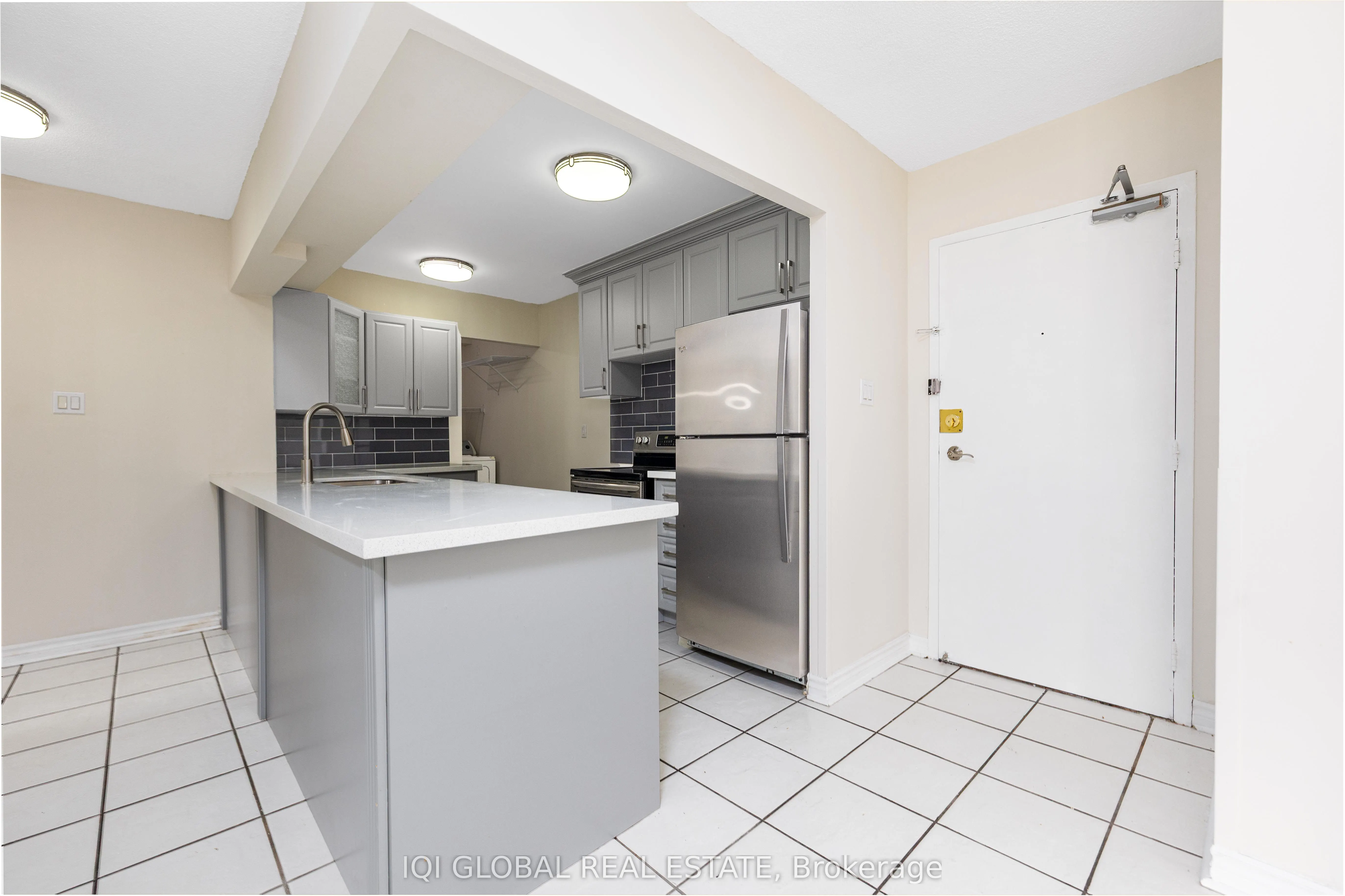 390 Dixon Road S, #1516