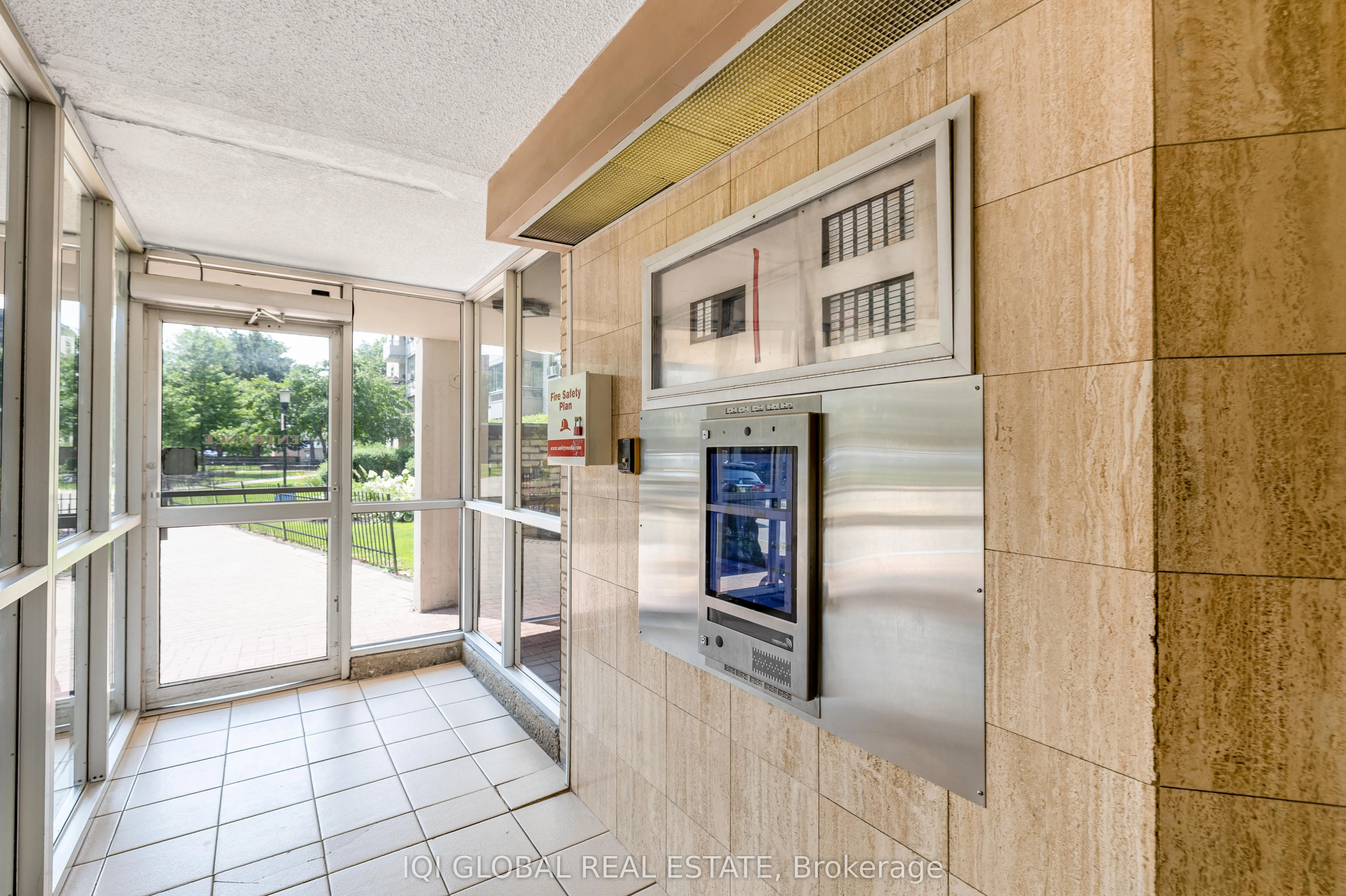 390 Dixon Road S, #1516