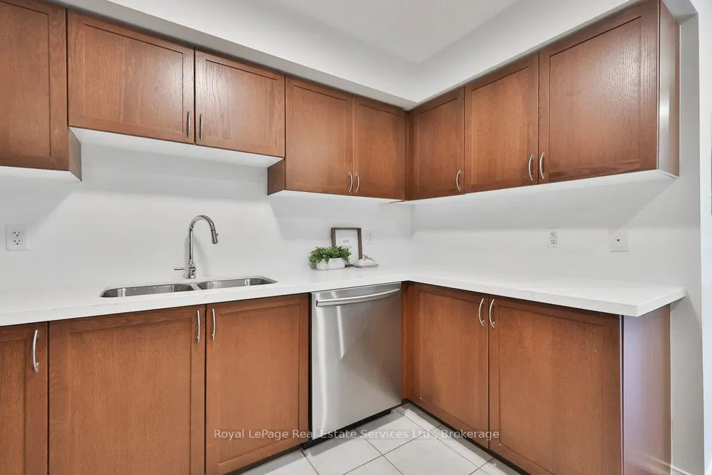47 Hays Boulevard, #24