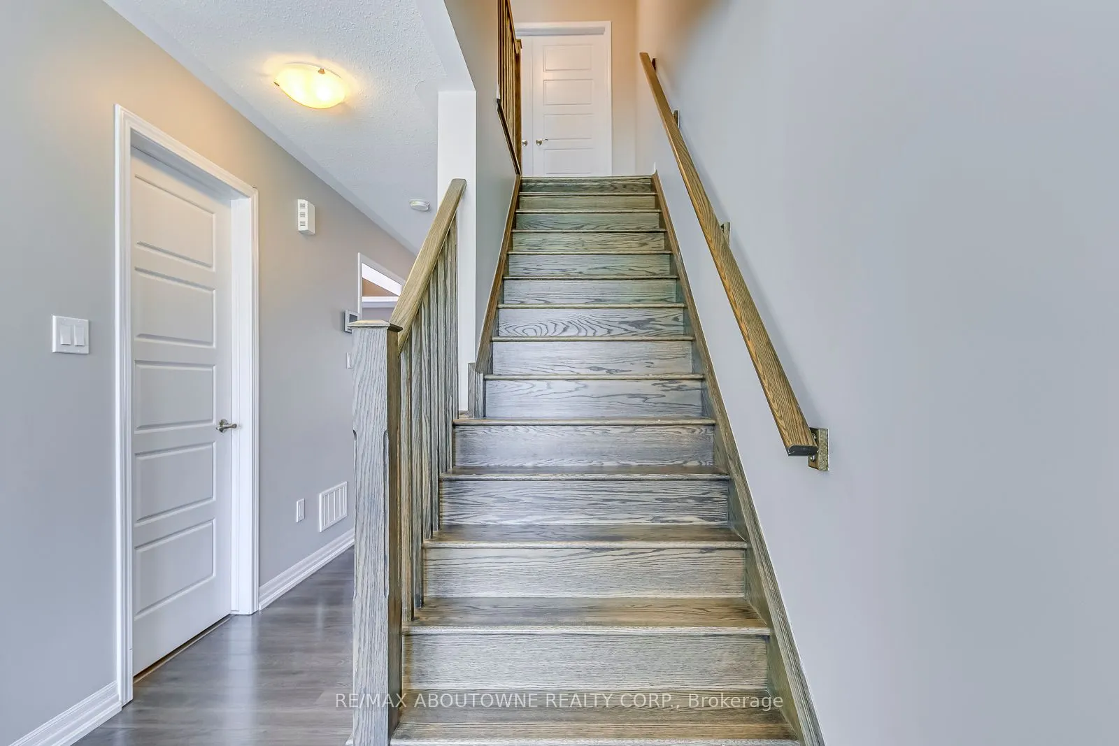 212 ELLEN DAVIDSON Drive