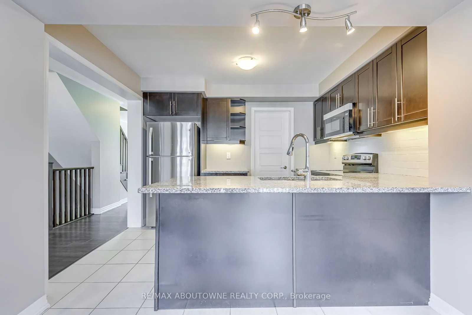 212 ELLEN DAVIDSON Drive
