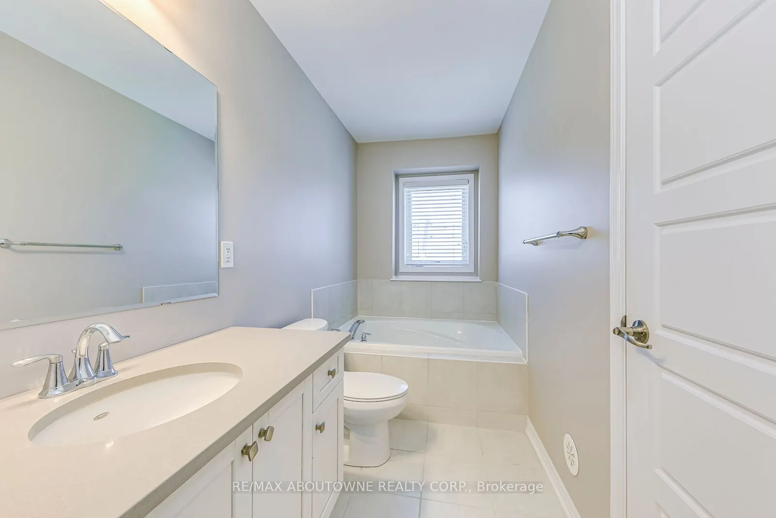212 ELLEN DAVIDSON Drive