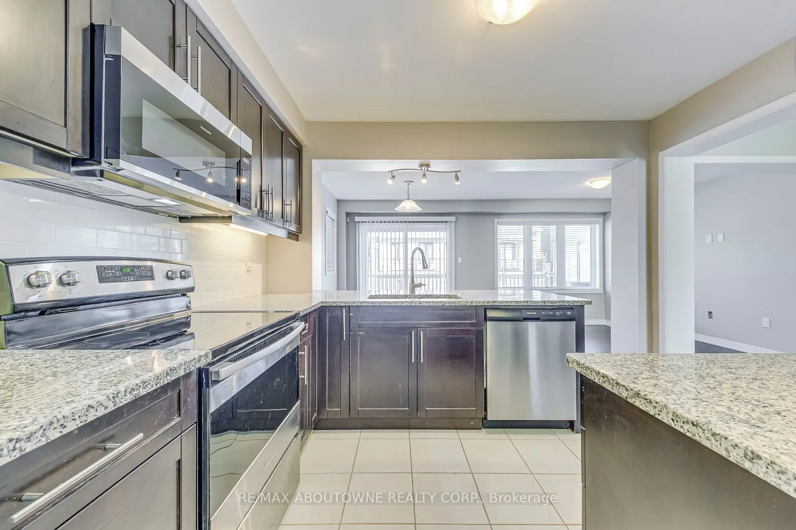 212 ELLEN DAVIDSON Drive
