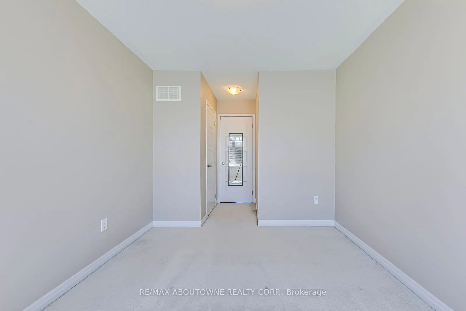 212 ELLEN DAVIDSON Drive