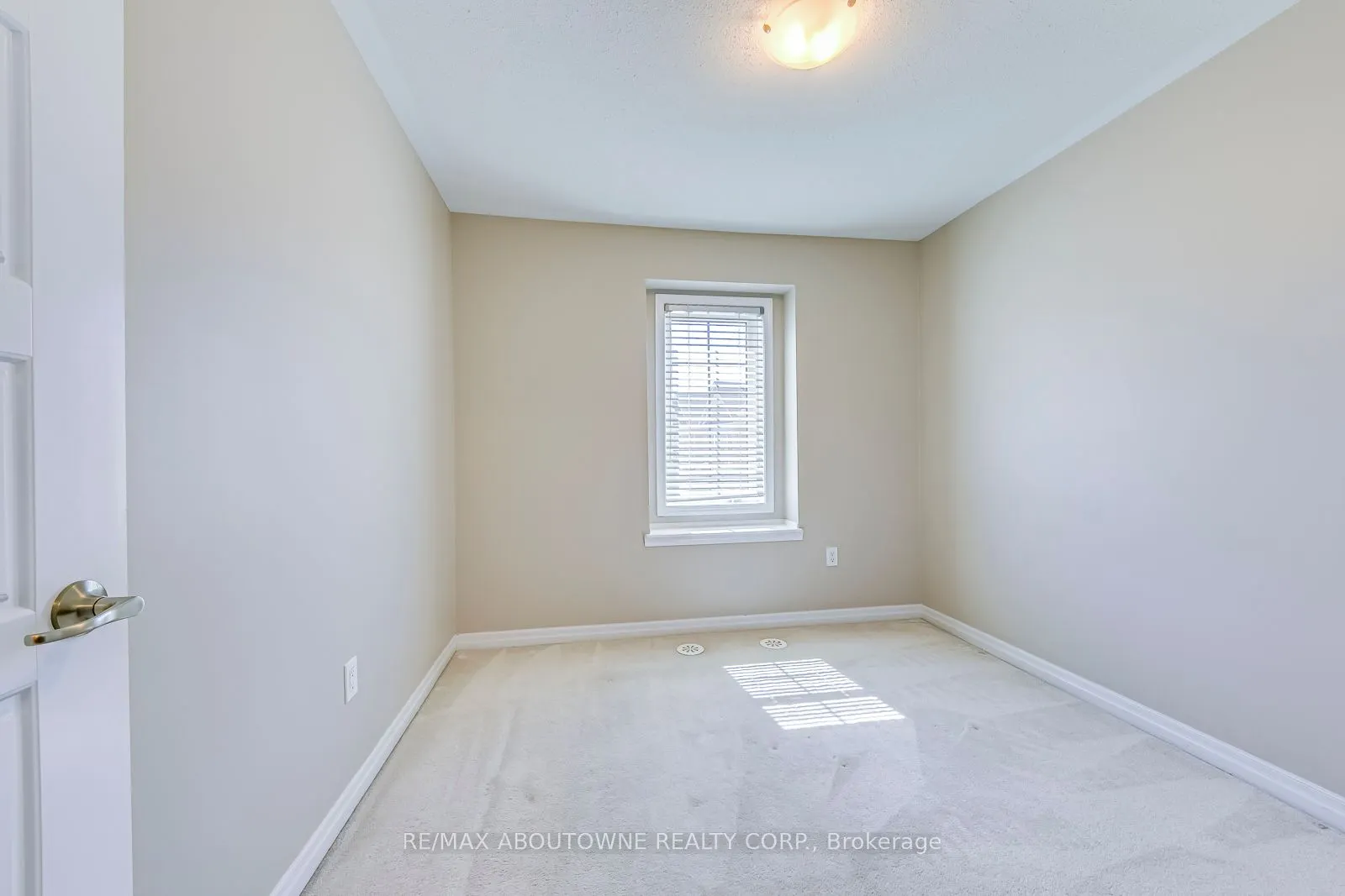 212 ELLEN DAVIDSON Drive