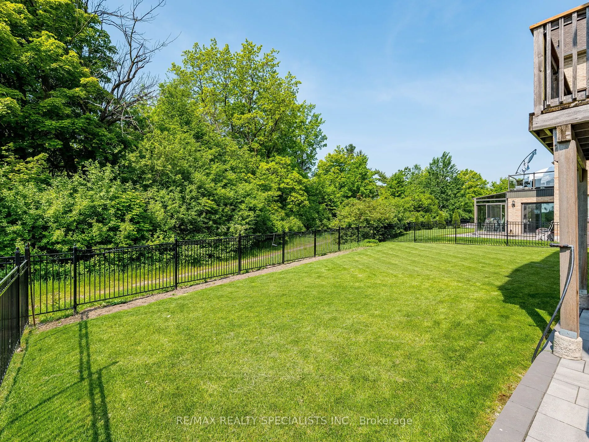 28 Elbern Markell Drive W