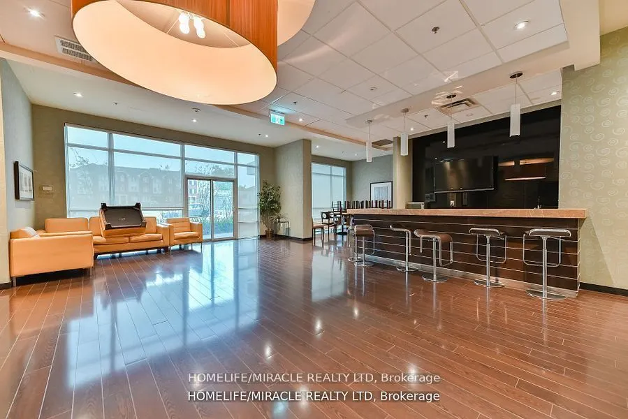 215 Queen Street E, #709