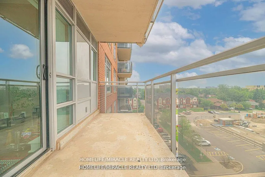 215 Queen Street E, #709