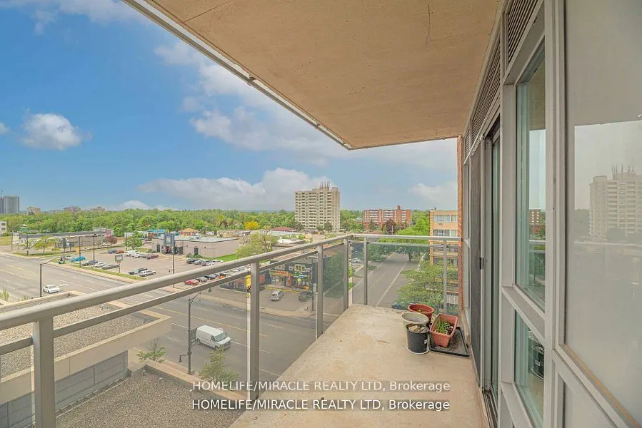 215 Queen Street E, #709