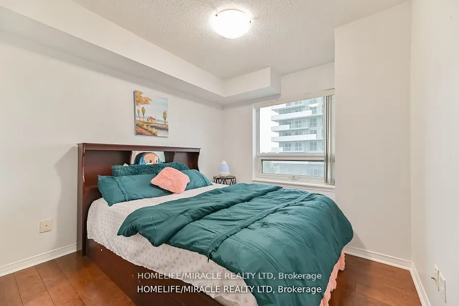 215 Queen Street E, #709