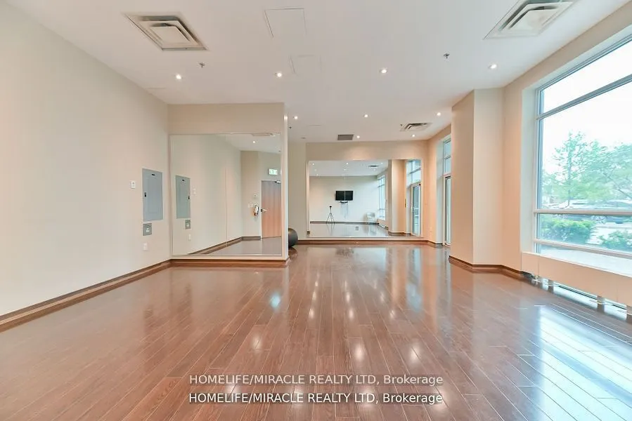 215 Queen Street E, #709